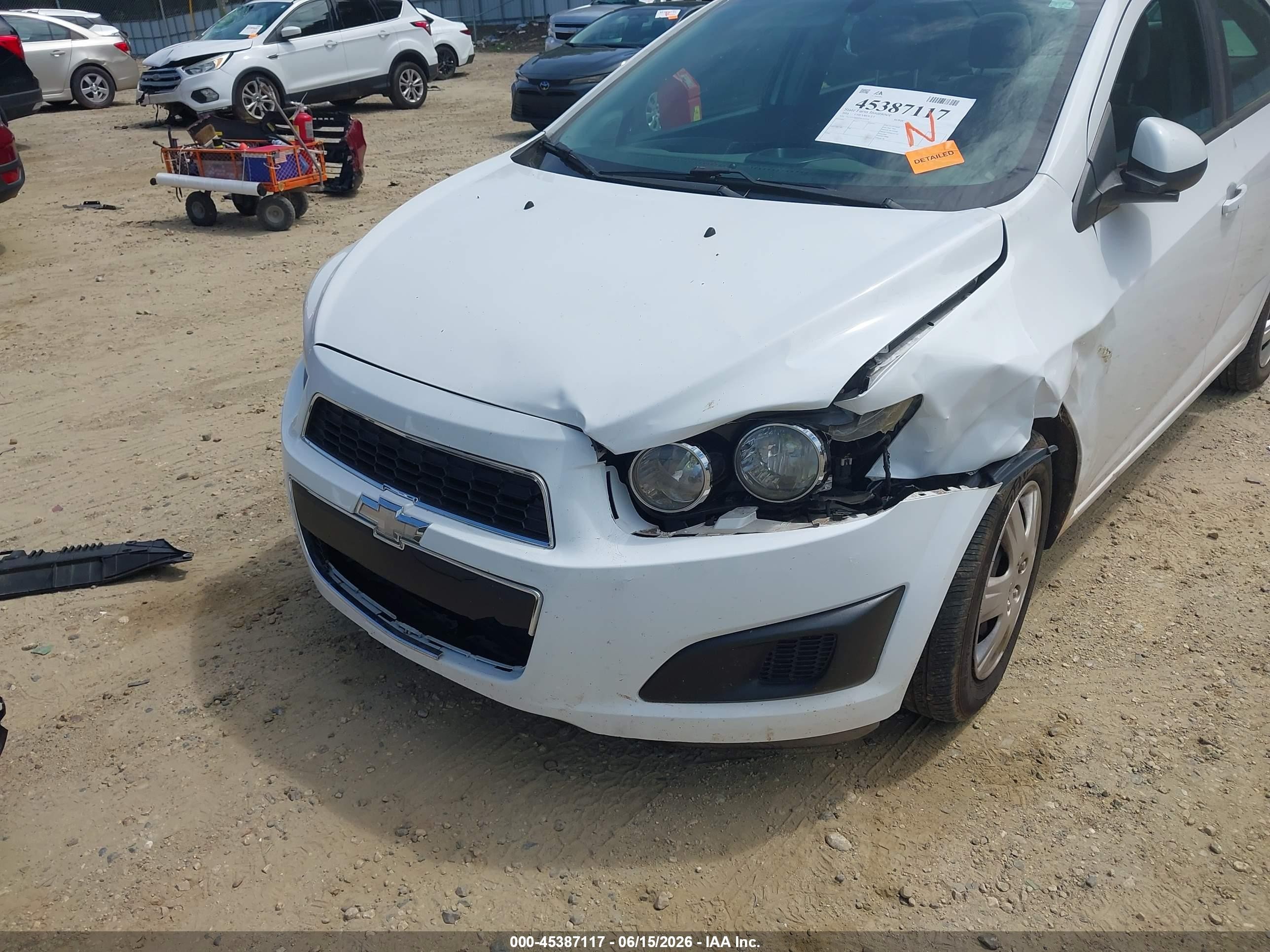 2014 Chevrolet Sonic Ls Auto Белый vin: 1G1JA5SH2E4145714