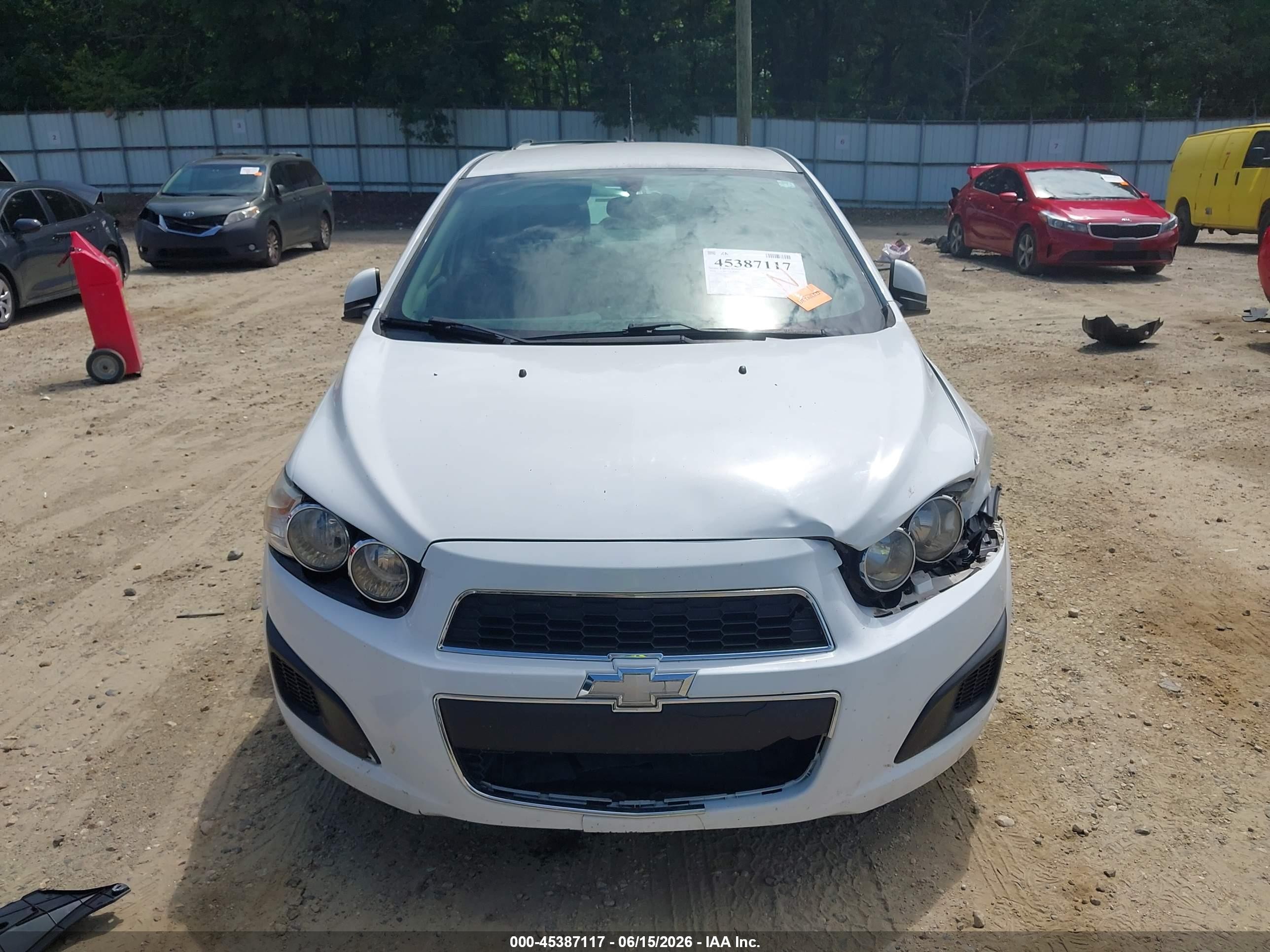 2014 Chevrolet Sonic Ls Auto Белый vin: 1G1JA5SH2E4145714