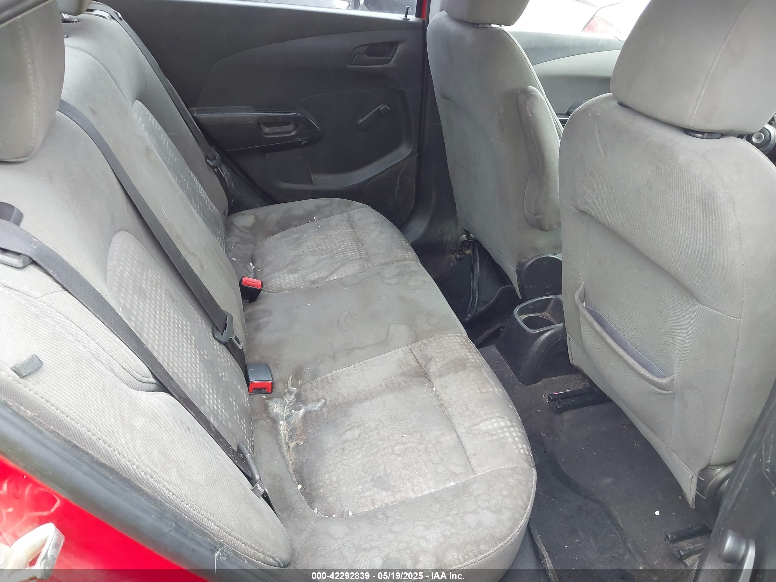 2015 Chevrolet Sonic Ls Auto Red vin: 1G1JA5SH2F4138408
