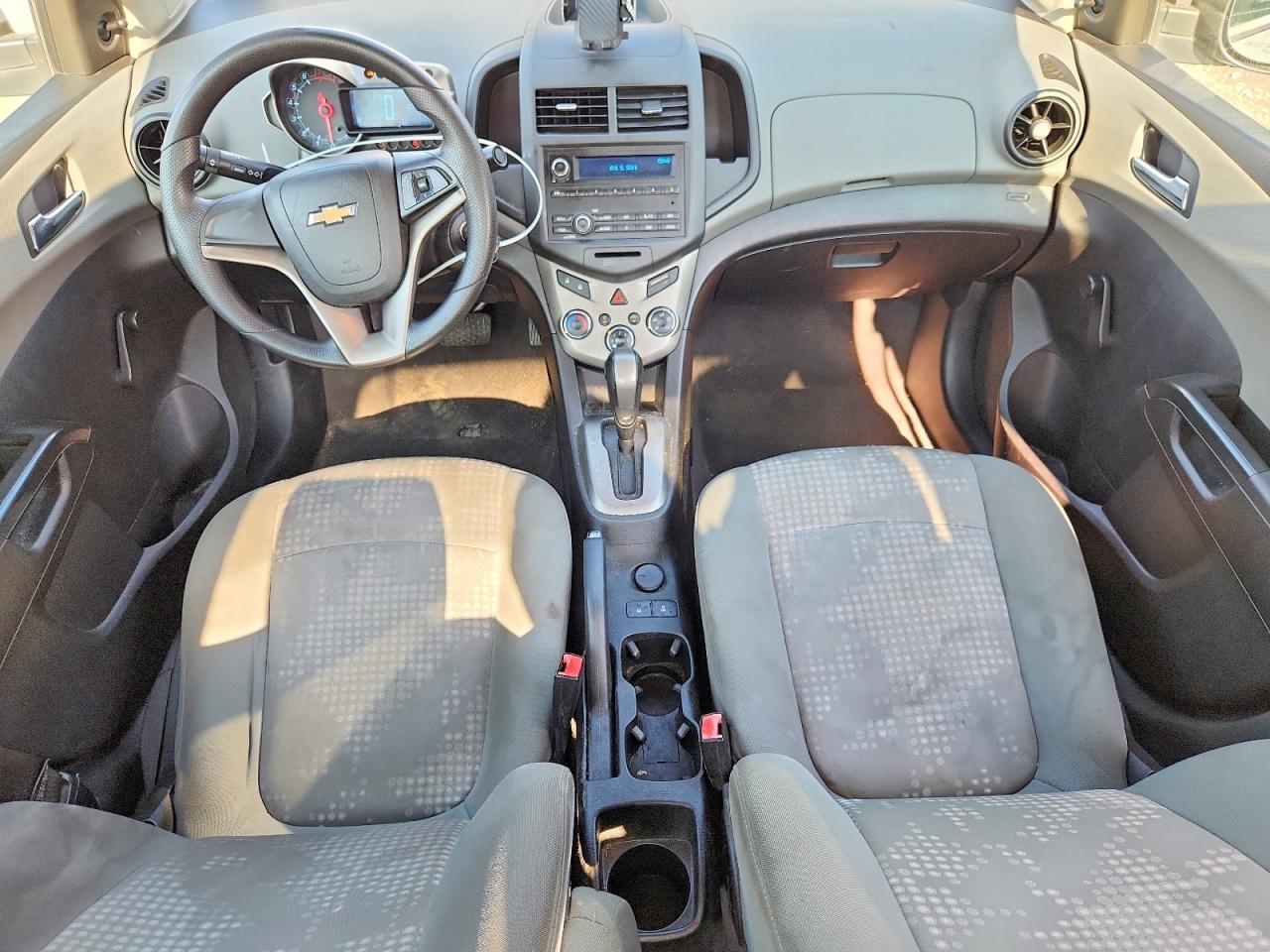 2013 Chevrolet Sonic Ls Серебряный vin: 1G1JA5SH5D4154230