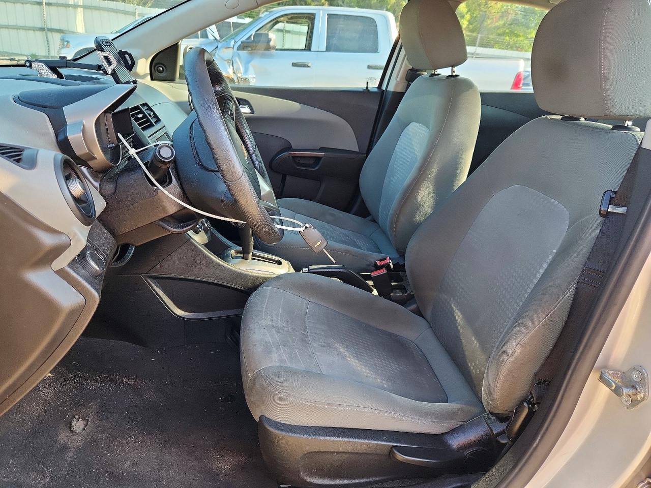 2013 Chevrolet Sonic Ls Серебряный vin: 1G1JA5SH5D4154230
