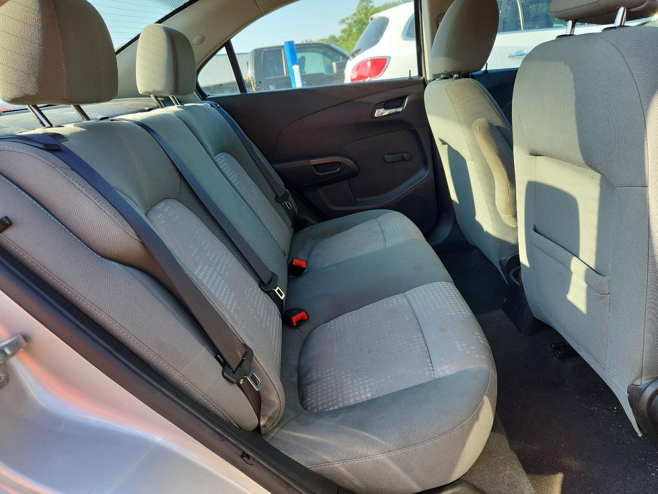 2013 Chevrolet Sonic Ls Серебряный vin: 1G1JA5SH5D4154230