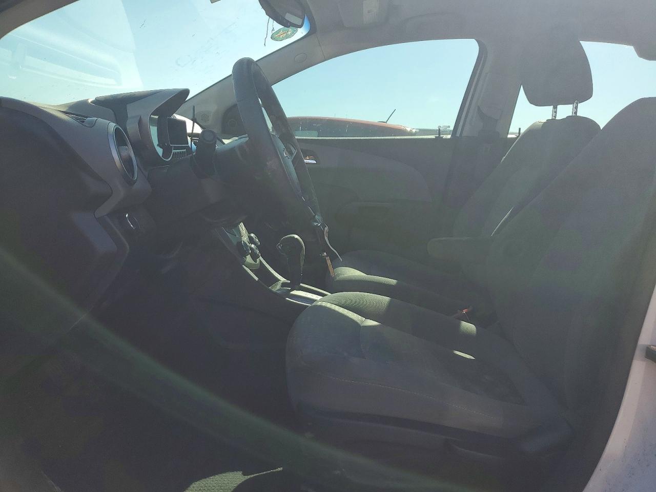 2014 Chevrolet Sonic Белый vin: 1G1JA5SH6E4137745