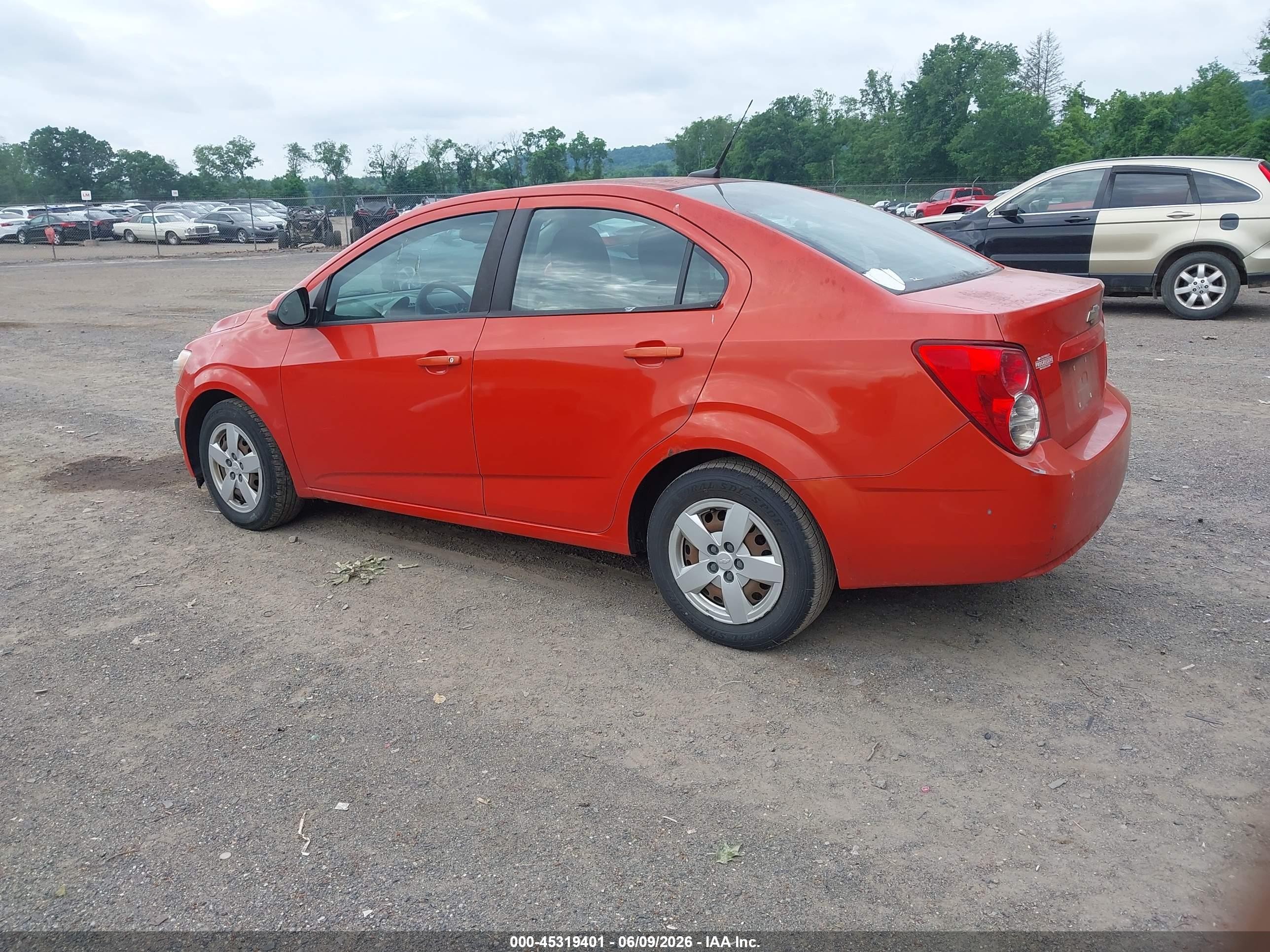 2013 Chevrolet Sonic Ls Auto Orange vin: 1G1JA5SH8D4166338