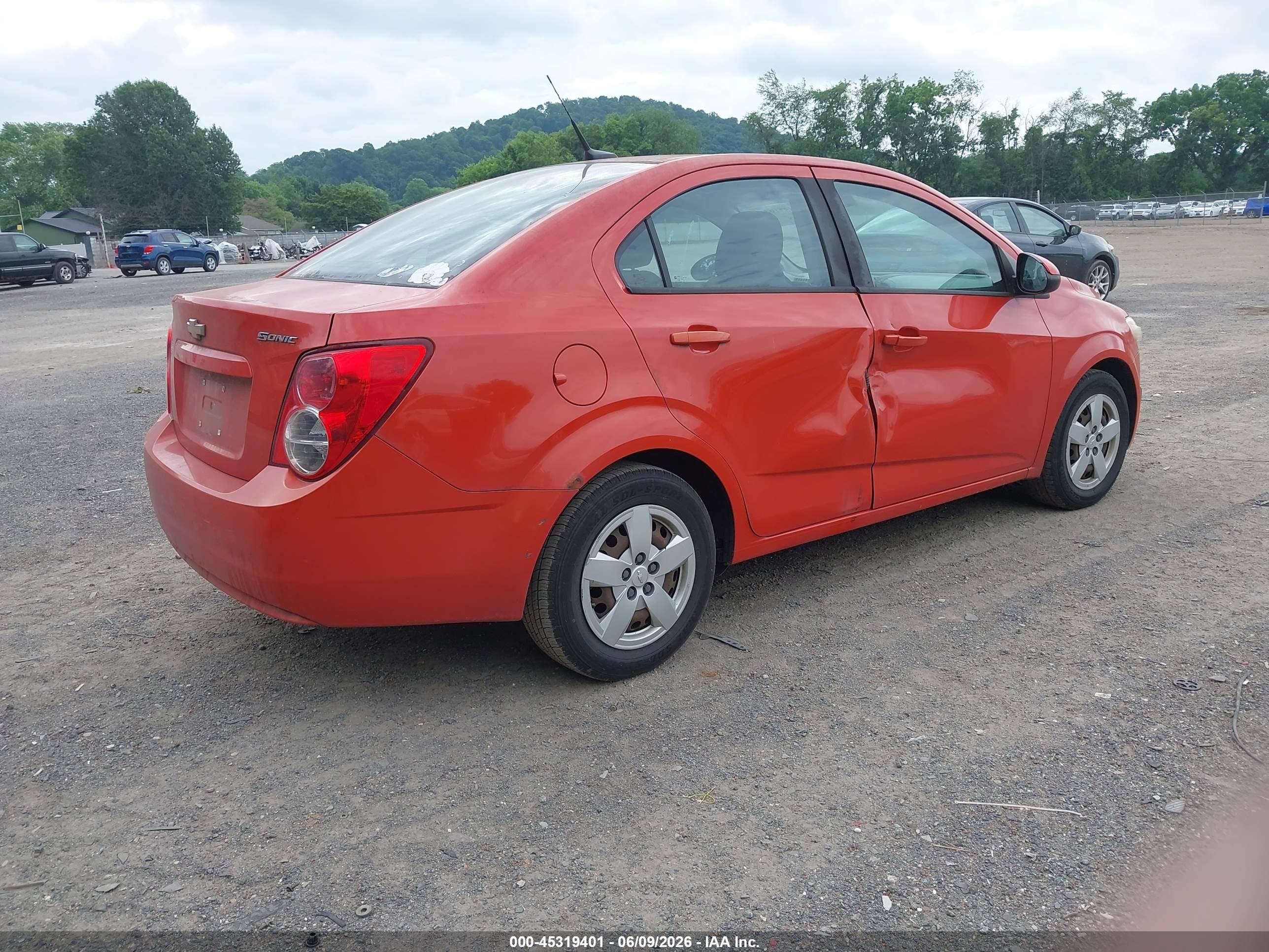 2013 Chevrolet Sonic Ls Auto Orange vin: 1G1JA5SH8D4166338