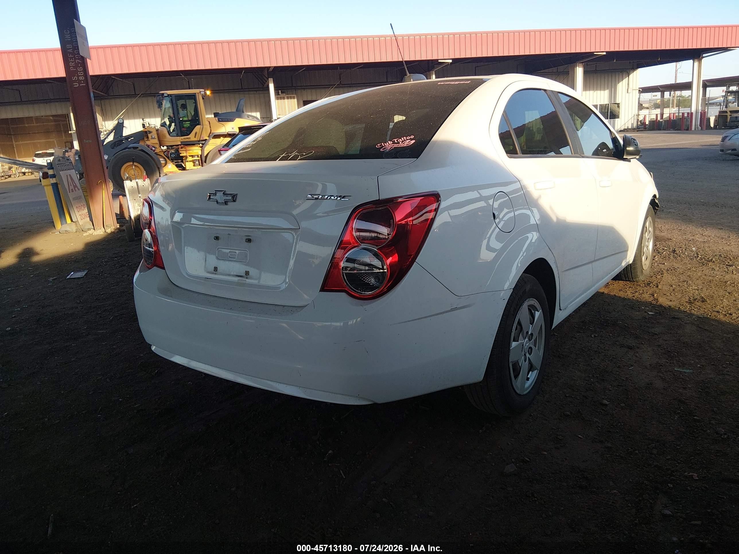 2015 Chevrolet Sonic Ls Auto White vin: 1G1JA5SH8F4136131
