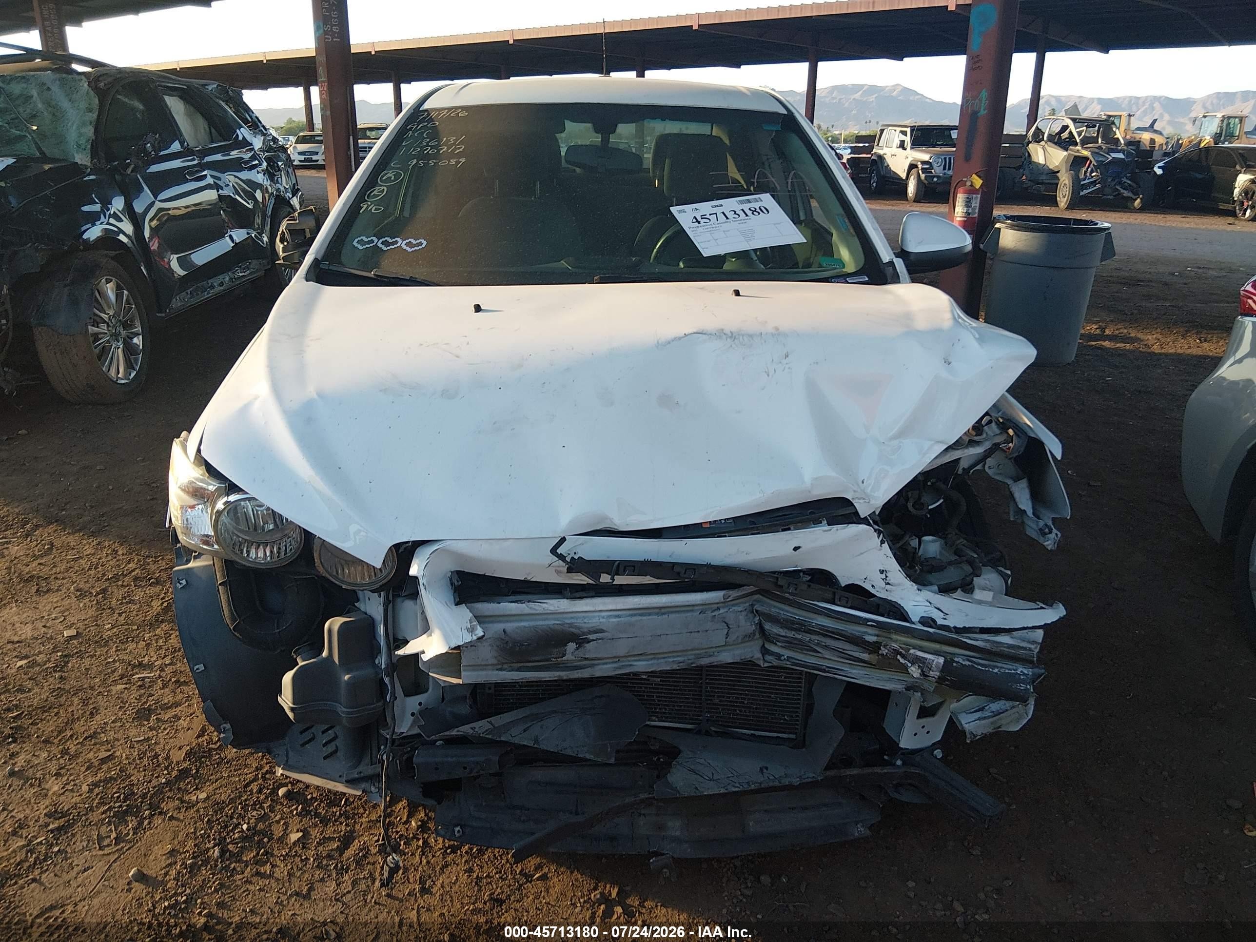 2015 Chevrolet Sonic Ls Auto White vin: 1G1JA5SH8F4136131