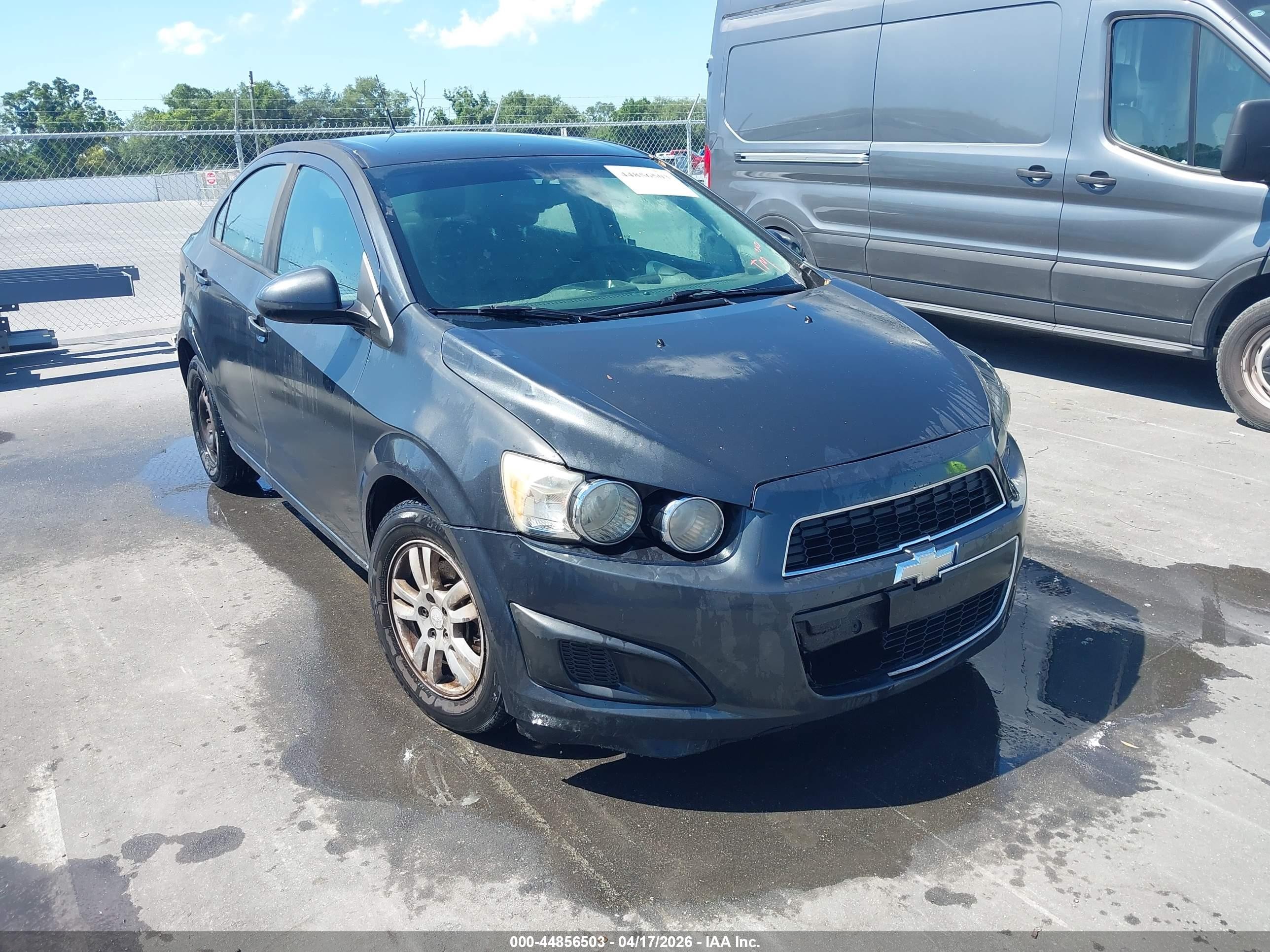 2014 Chevrolet Sonic Ls Auto Серый vin: 1G1JA5SH9E4237371
