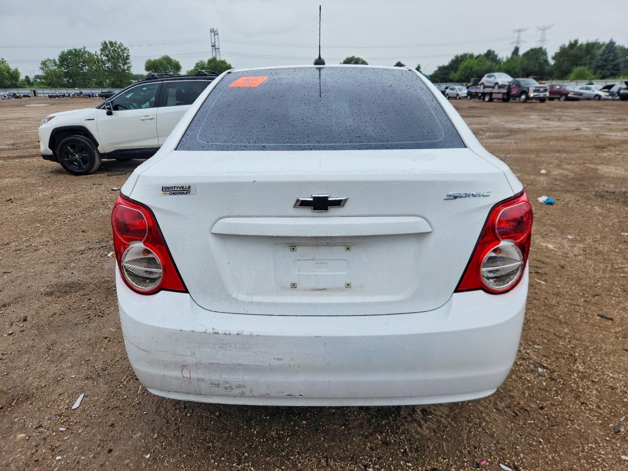 2015 Chevrolet Sonic Ls White vin: 1G1JA5SHXF4160608
