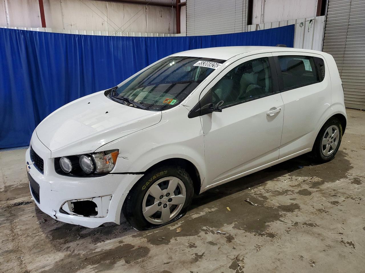 2015 Chevrolet Sonic Ls White vin: 1G1JA6SG3F4185136
