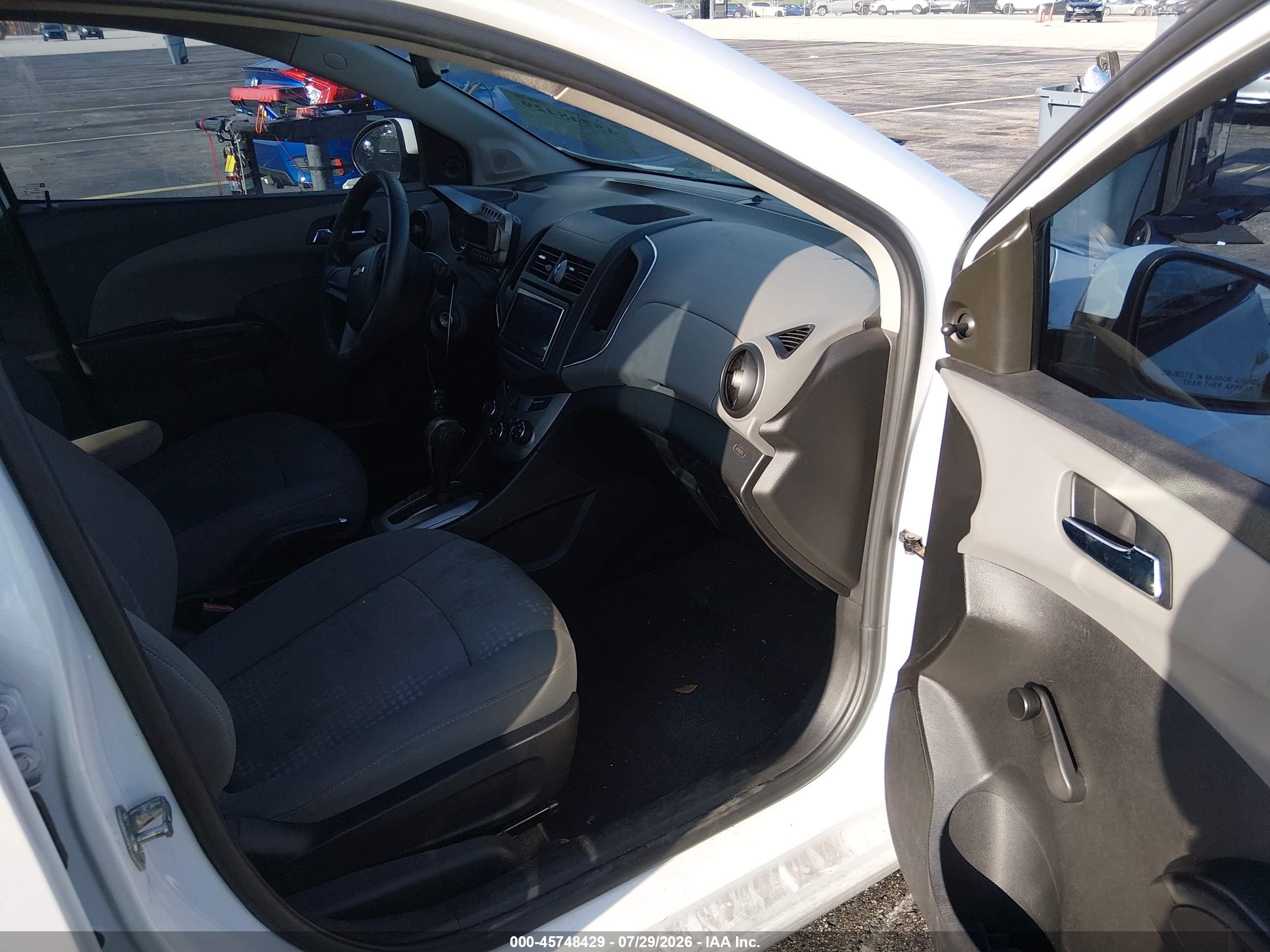 2013 Chevrolet Sonic Ls Auto White vin: 1G1JA6SH1D4131176
