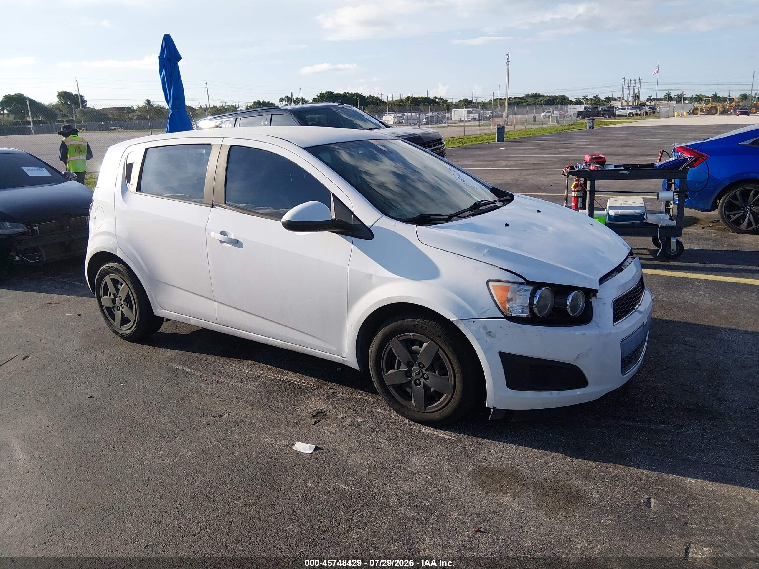 2013 Chevrolet Sonic Ls Auto White vin: 1G1JA6SH1D4131176