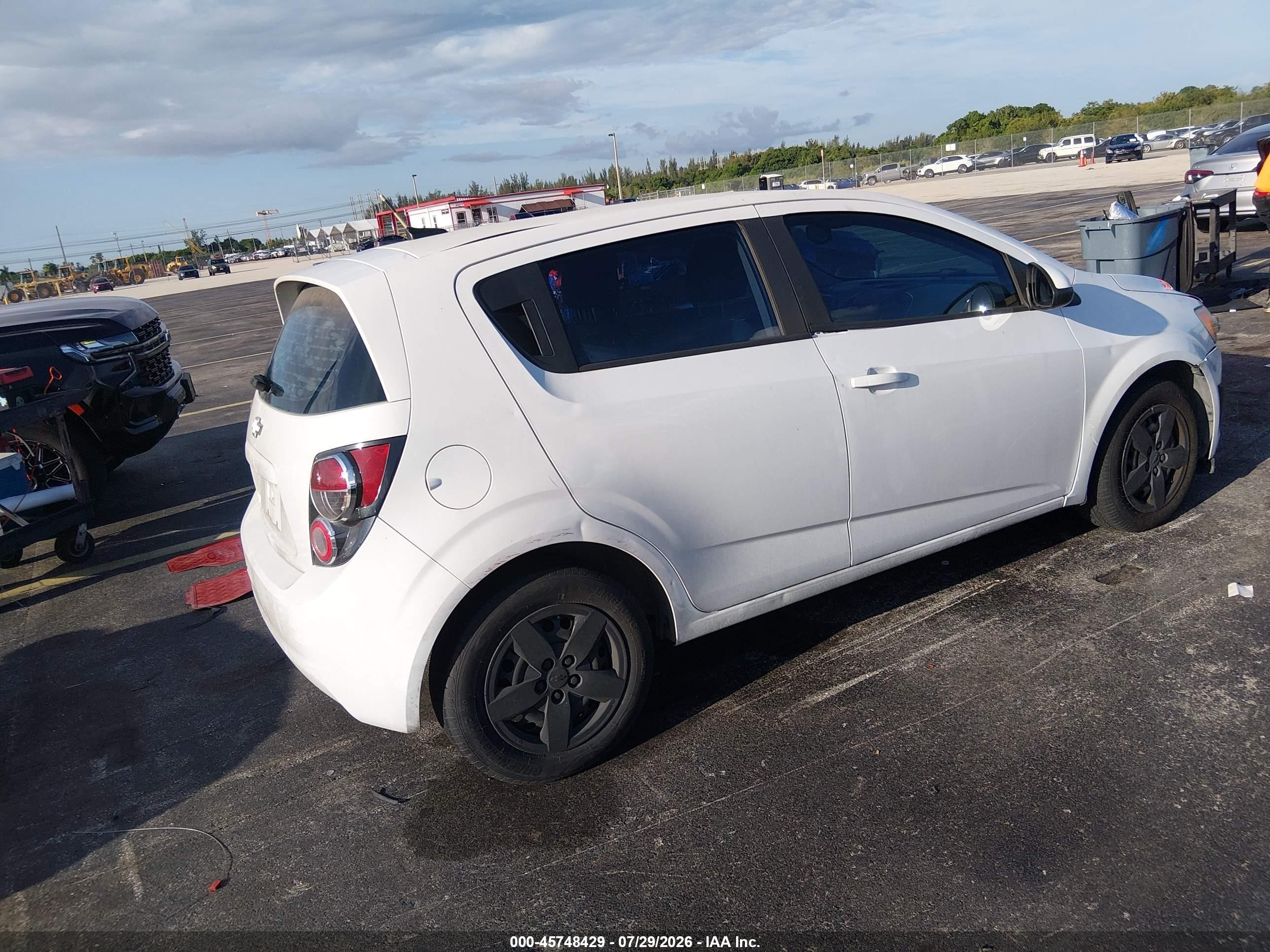 2013 Chevrolet Sonic Ls Auto White vin: 1G1JA6SH1D4131176