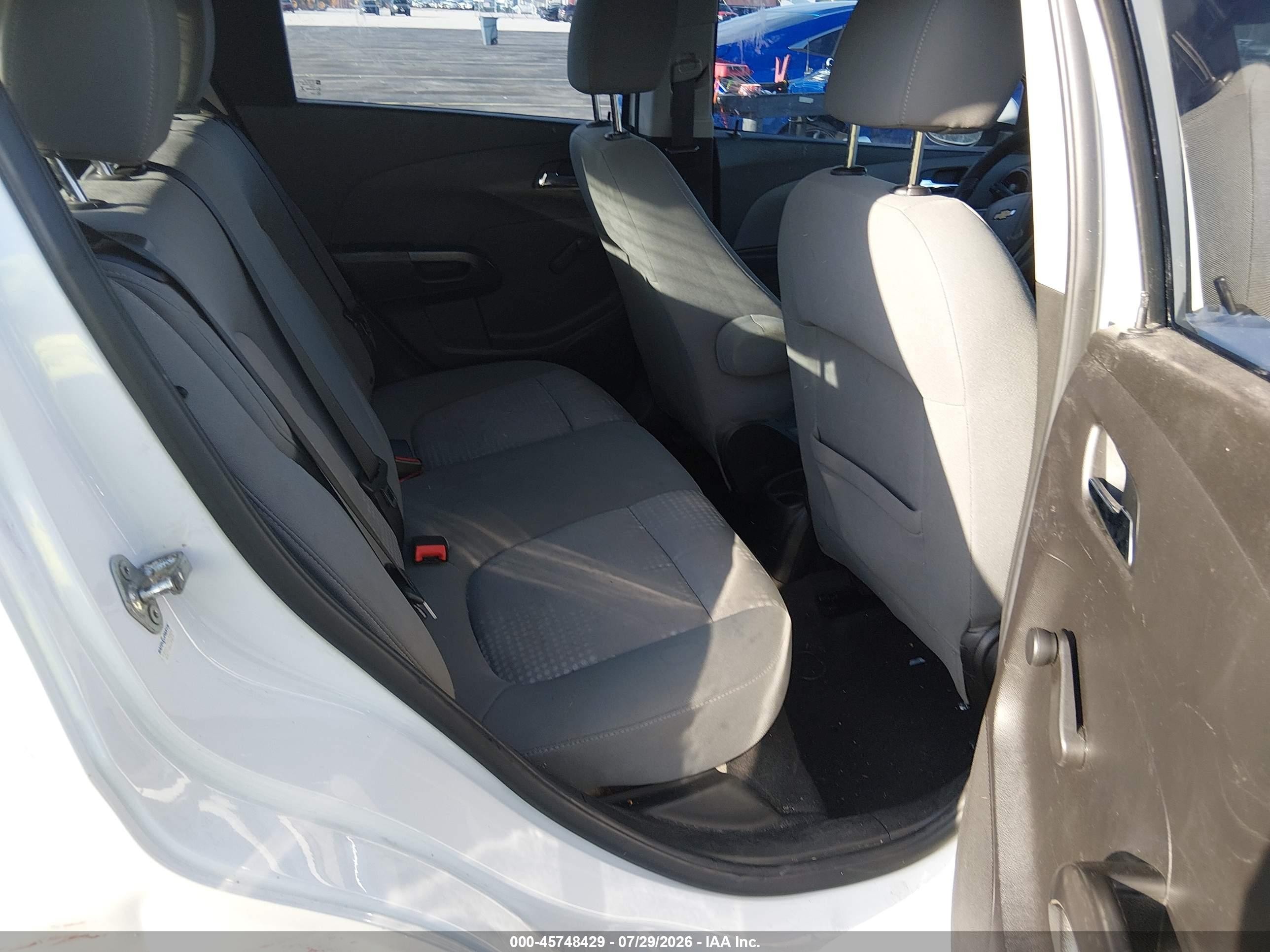 2013 Chevrolet Sonic Ls Auto White vin: 1G1JA6SH1D4131176