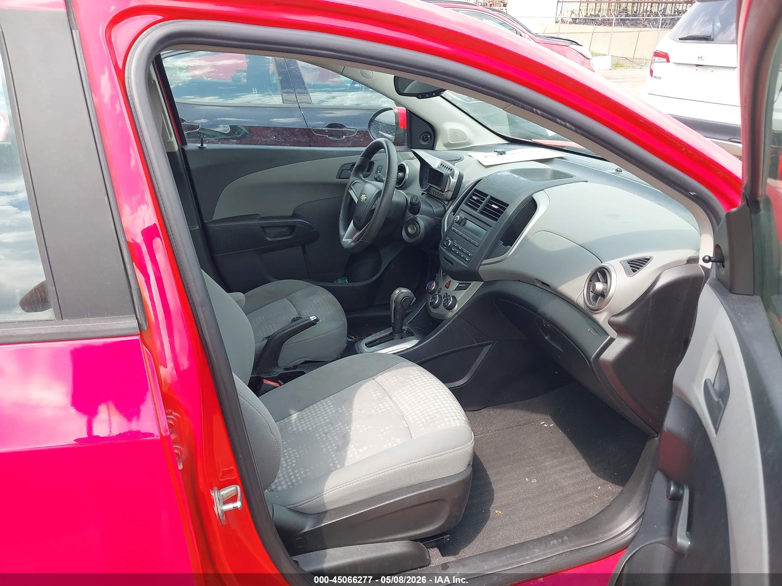 2015 Chevrolet Sonic Ls Auto Red vin: 1G1JA6SH1F4101811