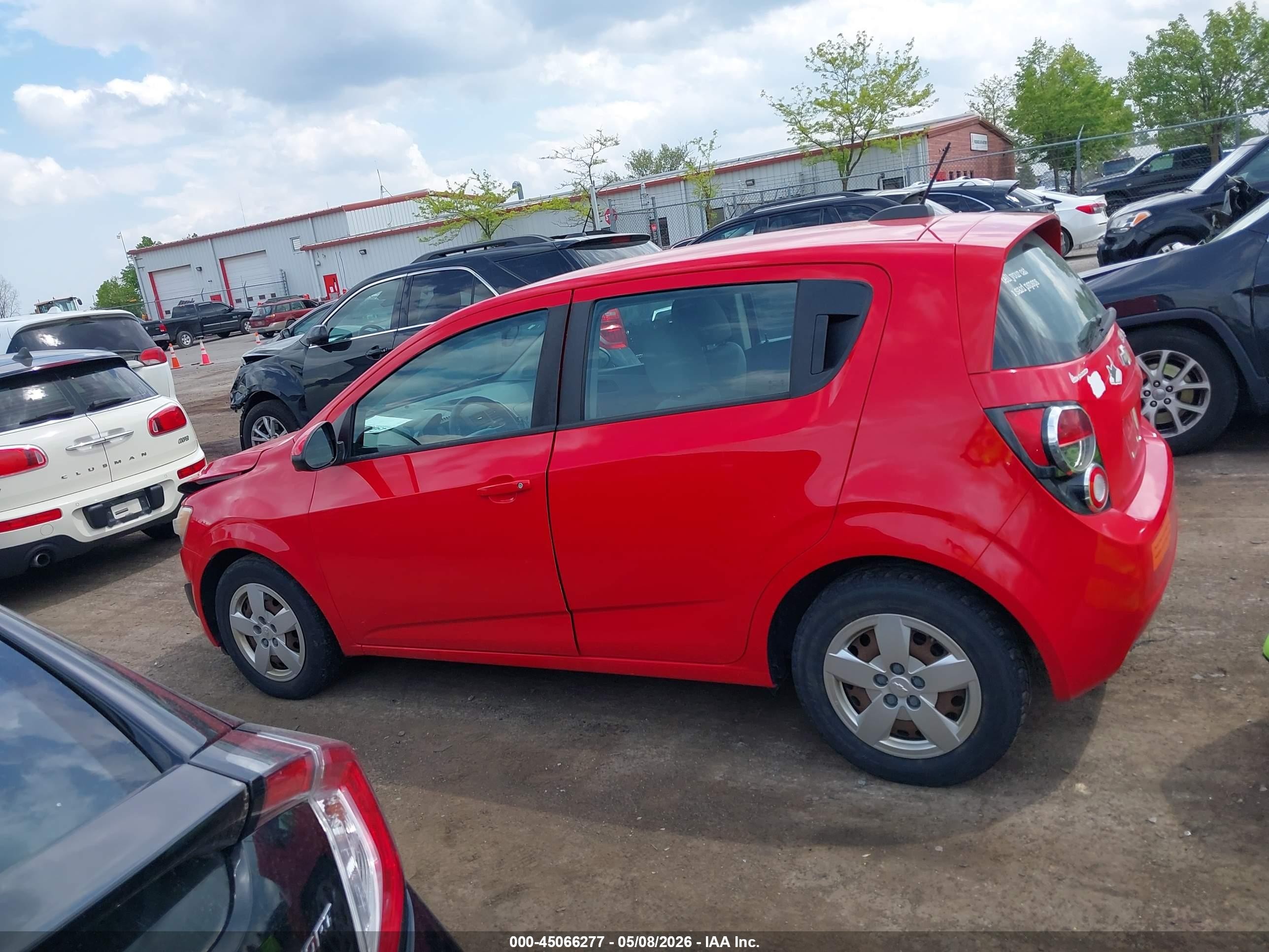 2015 Chevrolet Sonic Ls Auto Red vin: 1G1JA6SH1F4101811