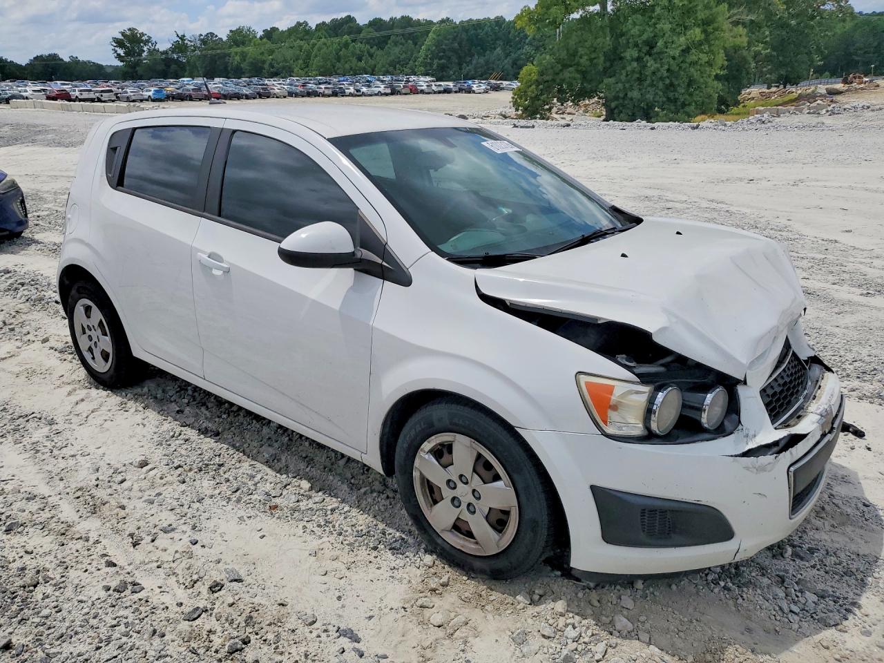 2014 Chevrolet Sonic Ls White vin: 1G1JA6SH2E4138994