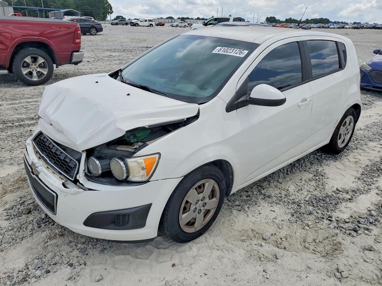 2014 Chevrolet Sonic Ls White vin: 1G1JA6SH2E4138994