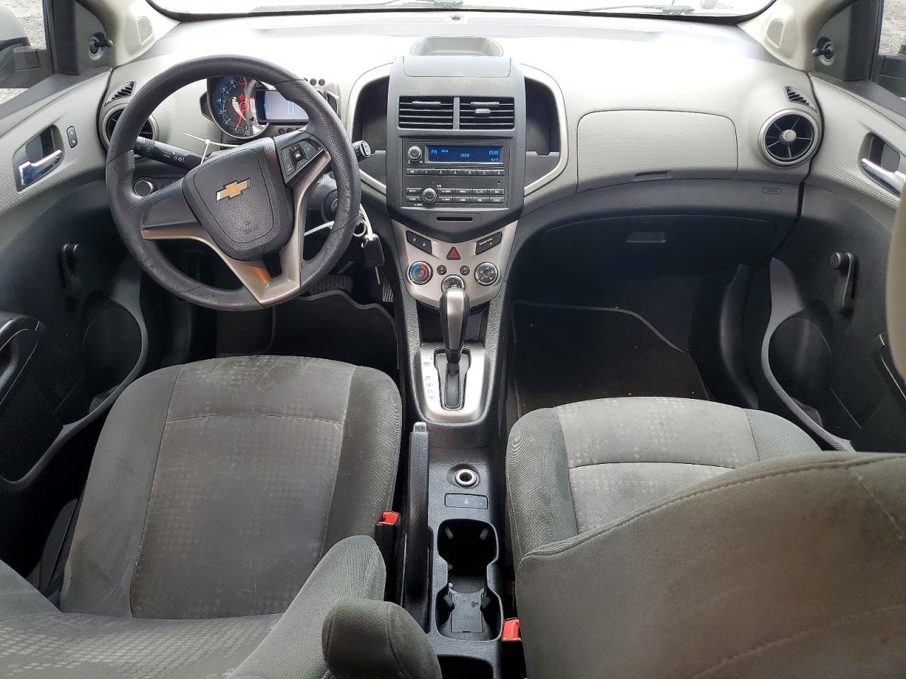 2014 Chevrolet Sonic Ls White vin: 1G1JA6SH2E4138994