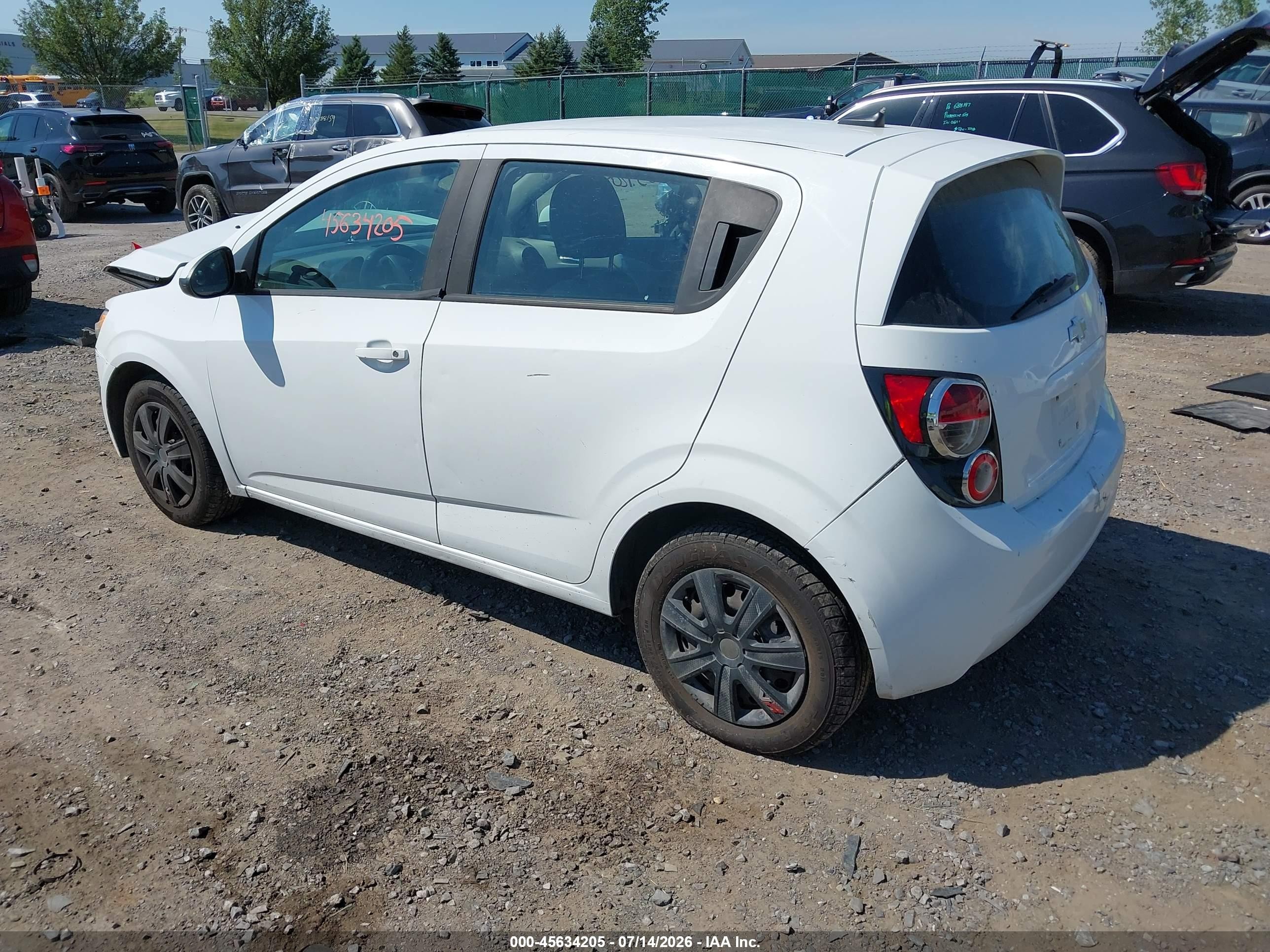 2013 Chevrolet Sonic Ls Auto Белый vin: 1G1JA6SH4D4128272
