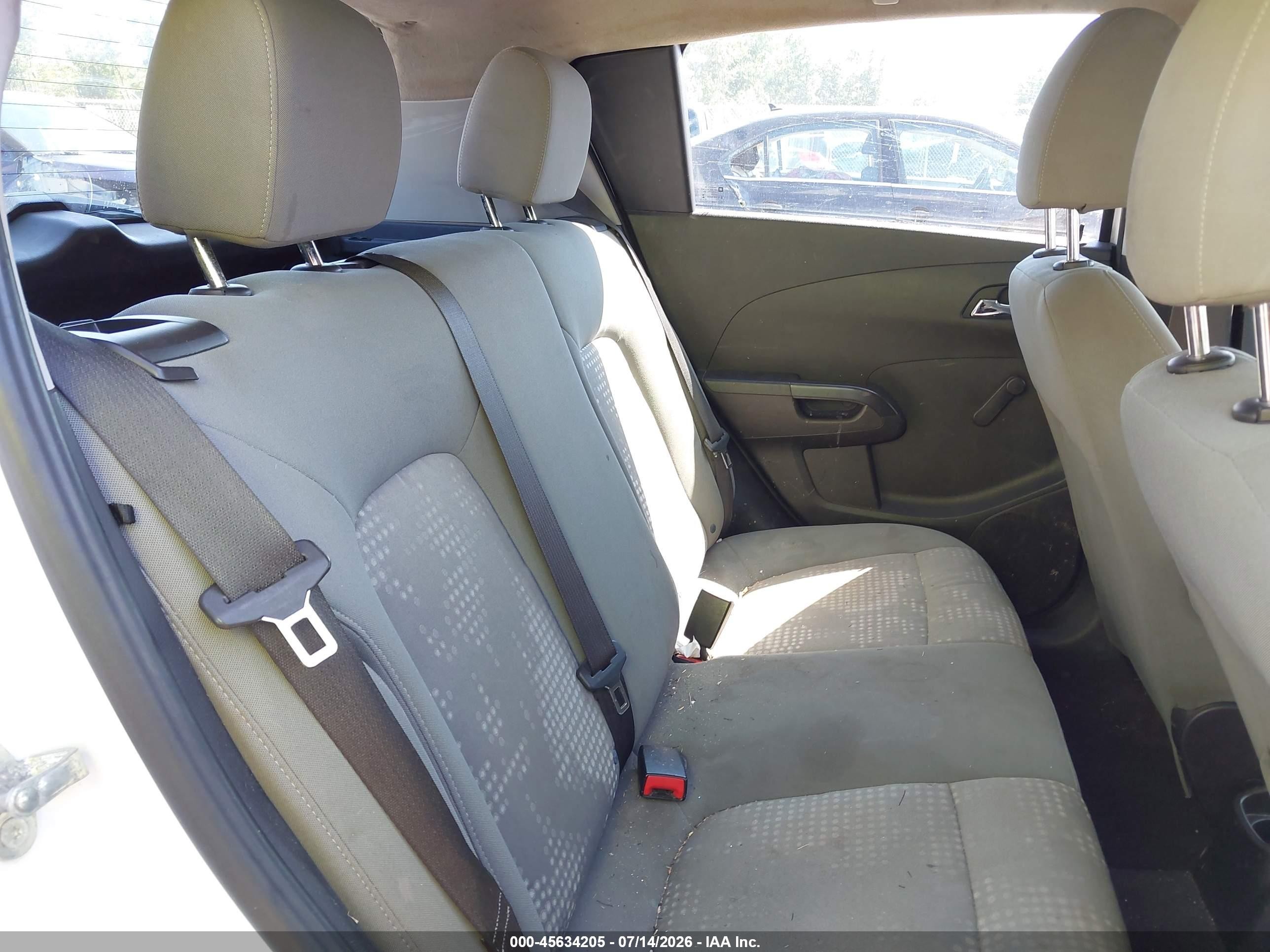 2013 Chevrolet Sonic Ls Auto Белый vin: 1G1JA6SH4D4128272