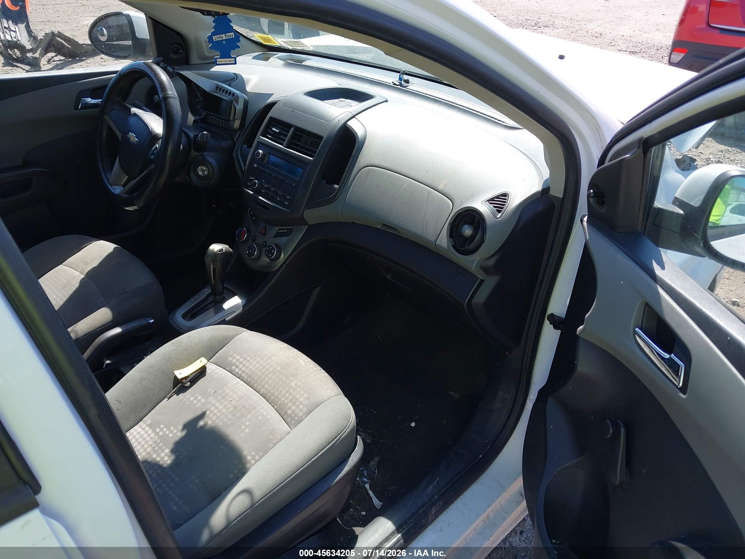 2013 Chevrolet Sonic Ls Auto White vin: 1G1JA6SH4D4128272