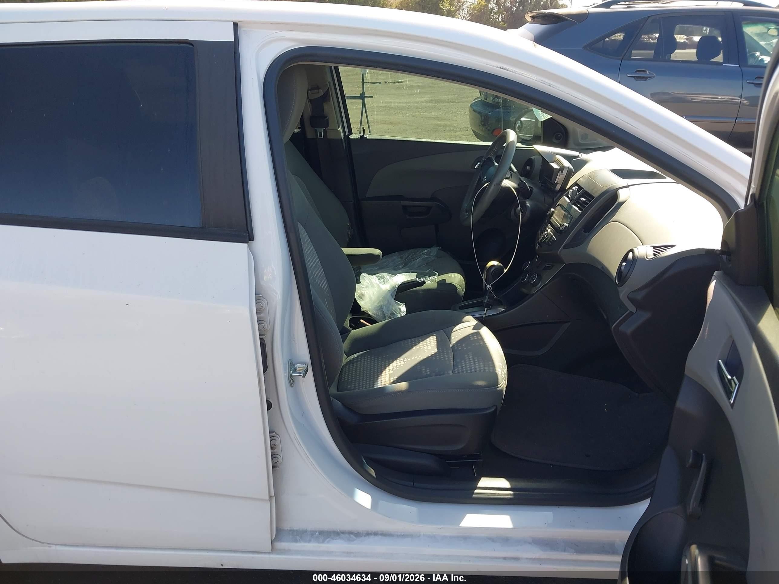 2012 Chevrolet Sonic 2ls White vin: 1G1JA6SH5C4146195