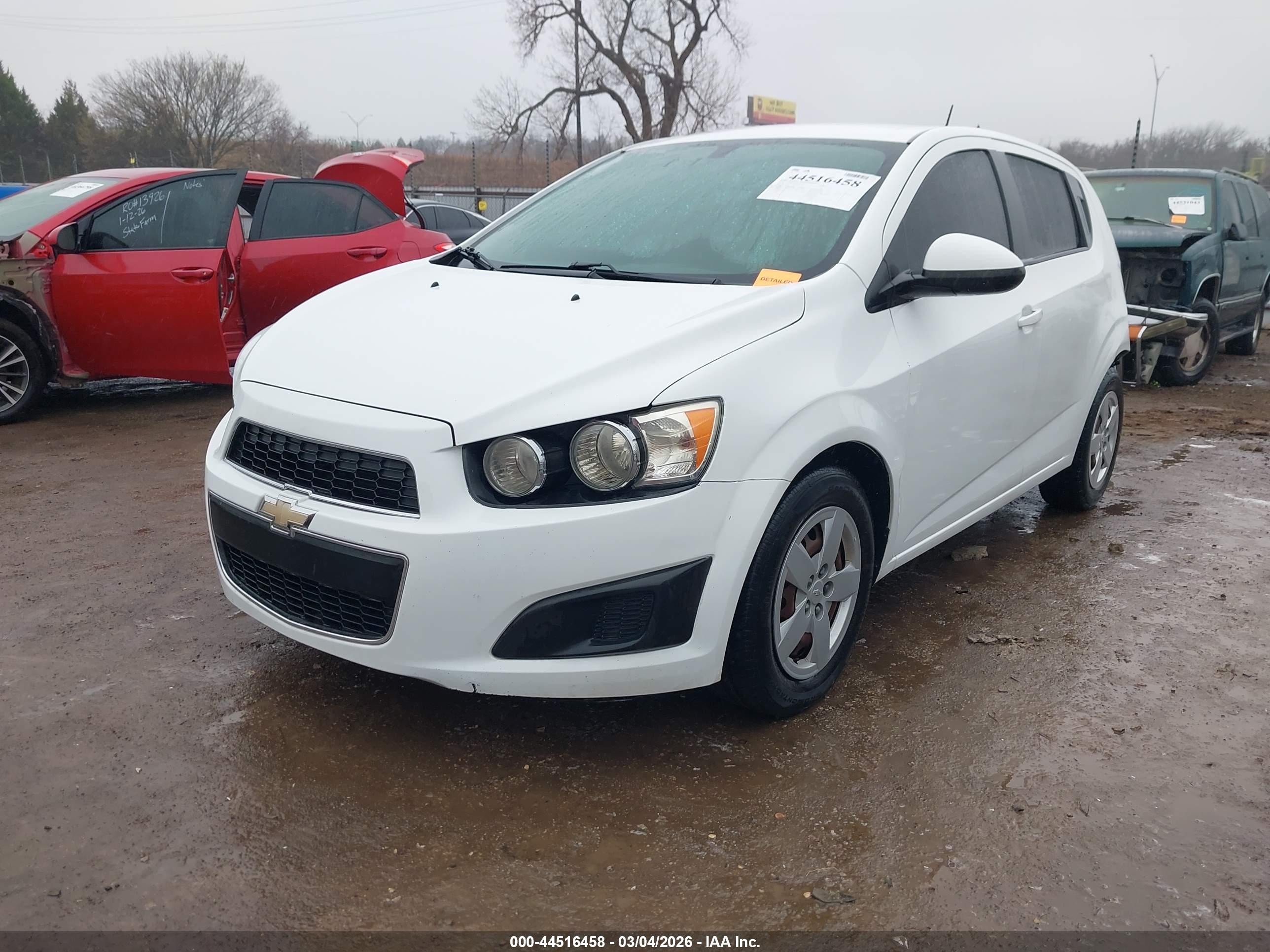 2015 Chevrolet Sonic Ls Auto White vin: 1G1JA6SH5F4119969