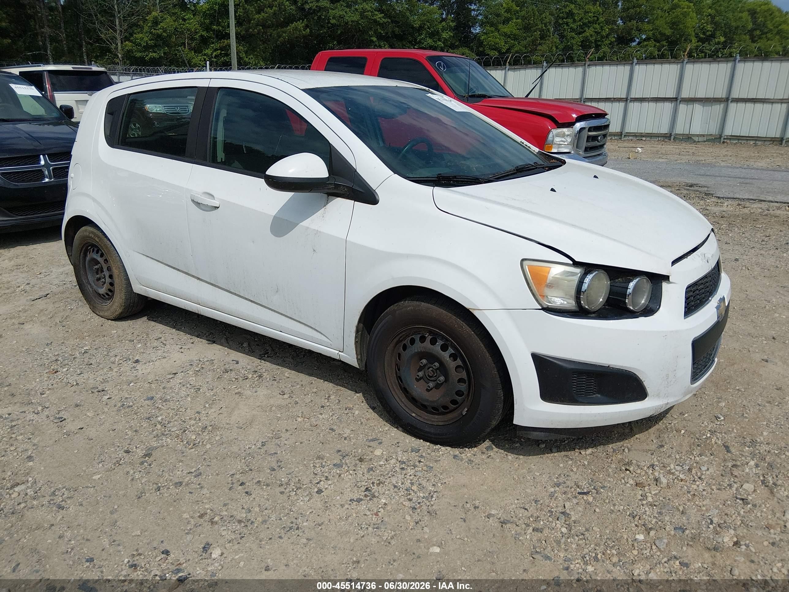 2015 Chevrolet Sonic Ls Auto White vin: 1G1JA6SH5F4130292