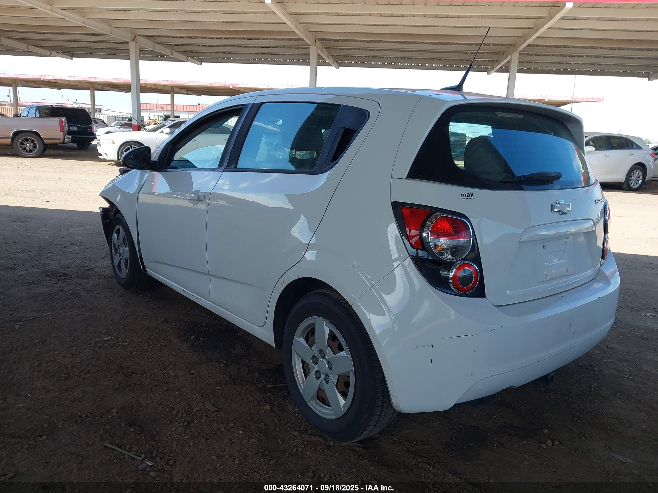 2013 Chevrolet Sonic Ls Auto Белый vin: 1G1JA6SH6D4118844