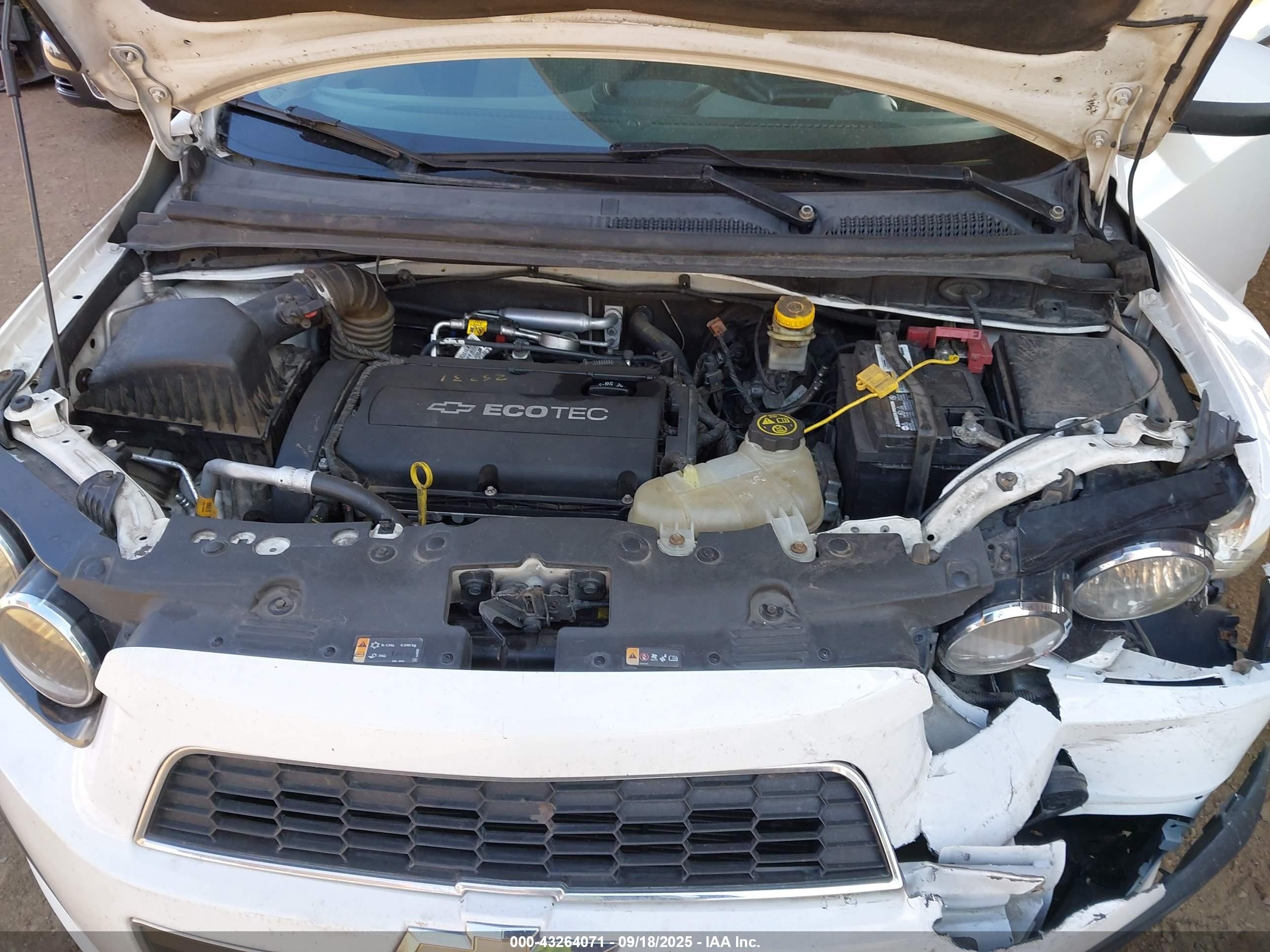 2013 Chevrolet Sonic Ls Auto Белый vin: 1G1JA6SH6D4118844