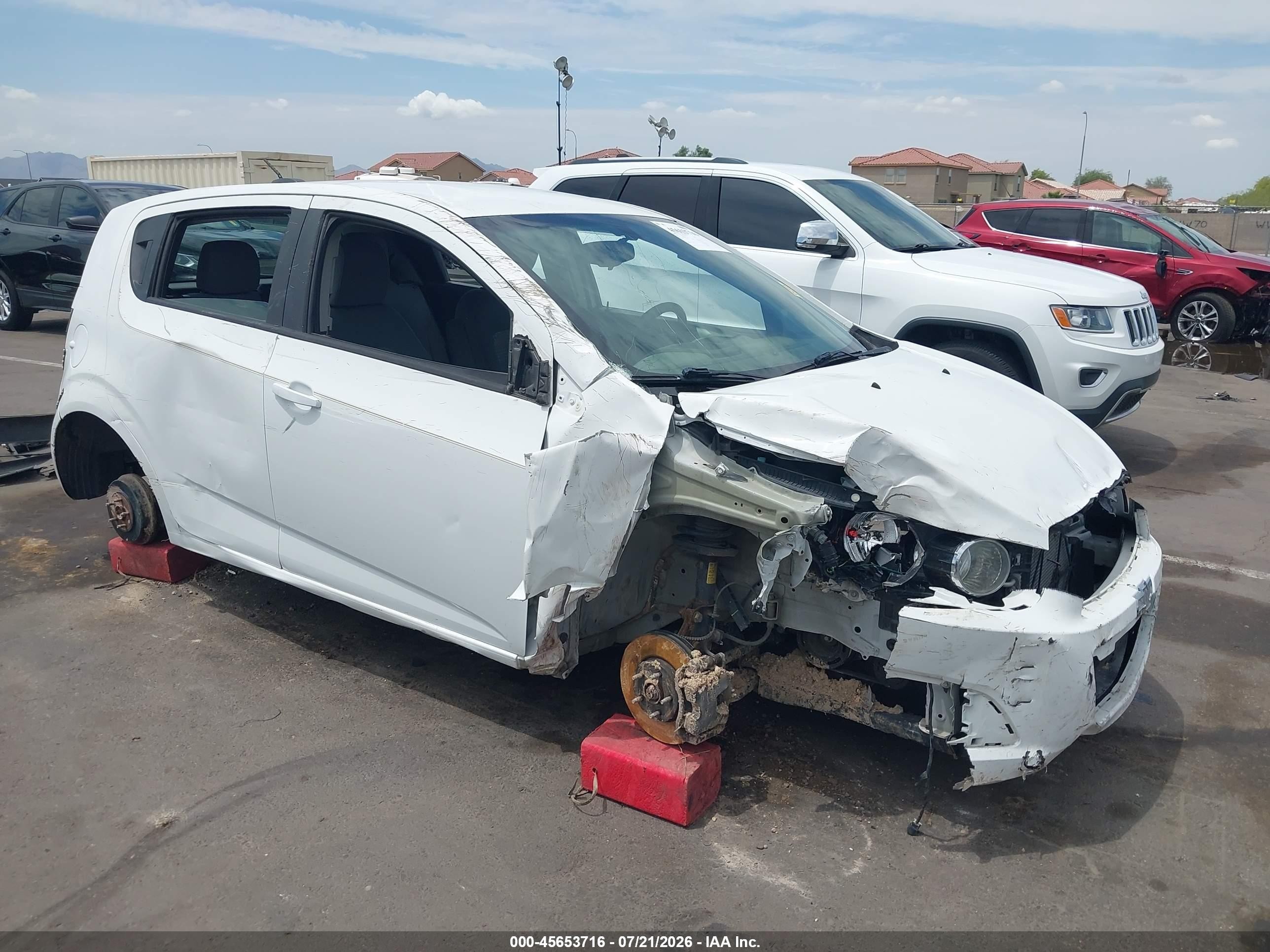 2015 Chevrolet Sonic Ls Auto White vin: 1G1JA6SH8F4131016