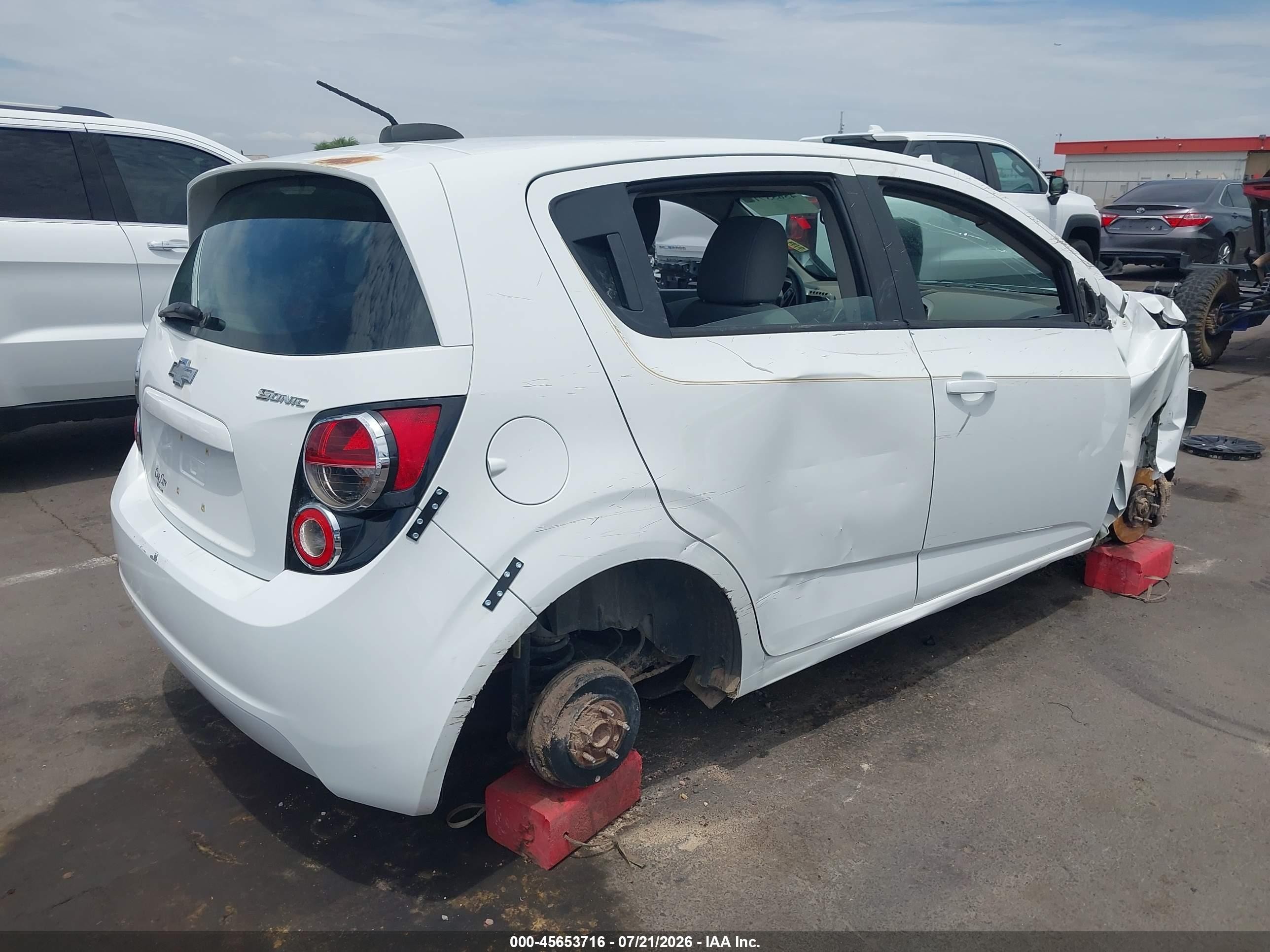 2015 Chevrolet Sonic Ls Auto White vin: 1G1JA6SH8F4131016