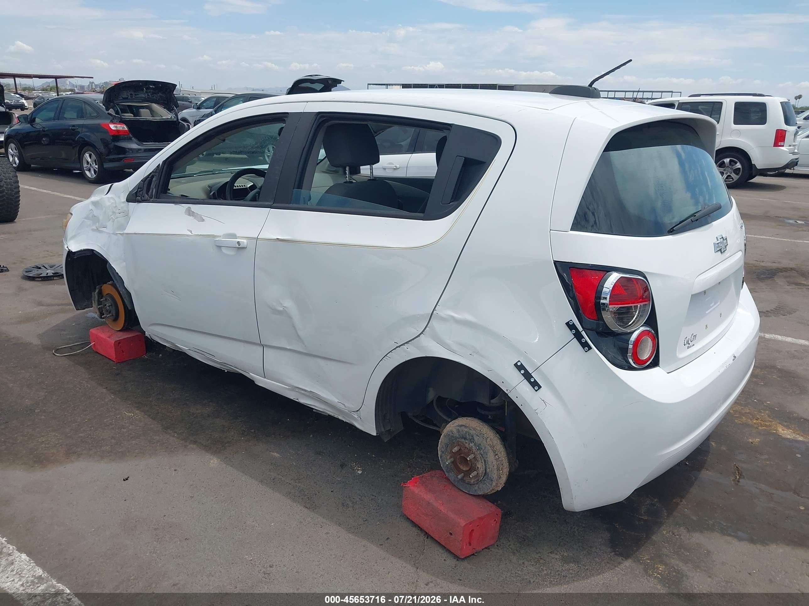 2015 Chevrolet Sonic Ls Auto White vin: 1G1JA6SH8F4131016