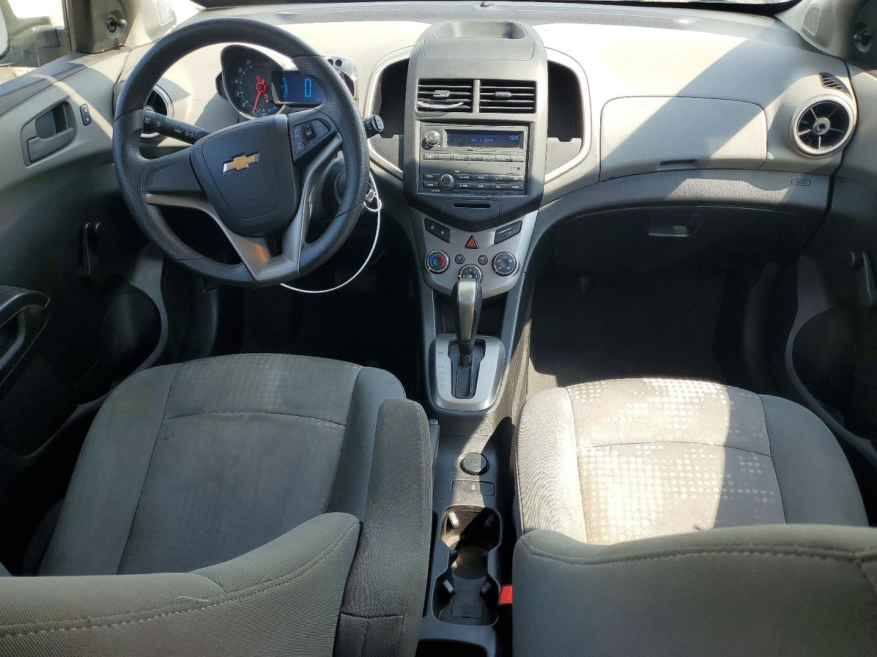 2015 Chevrolet Sonic Ls White vin: 1G1JA6SH8F4198005
