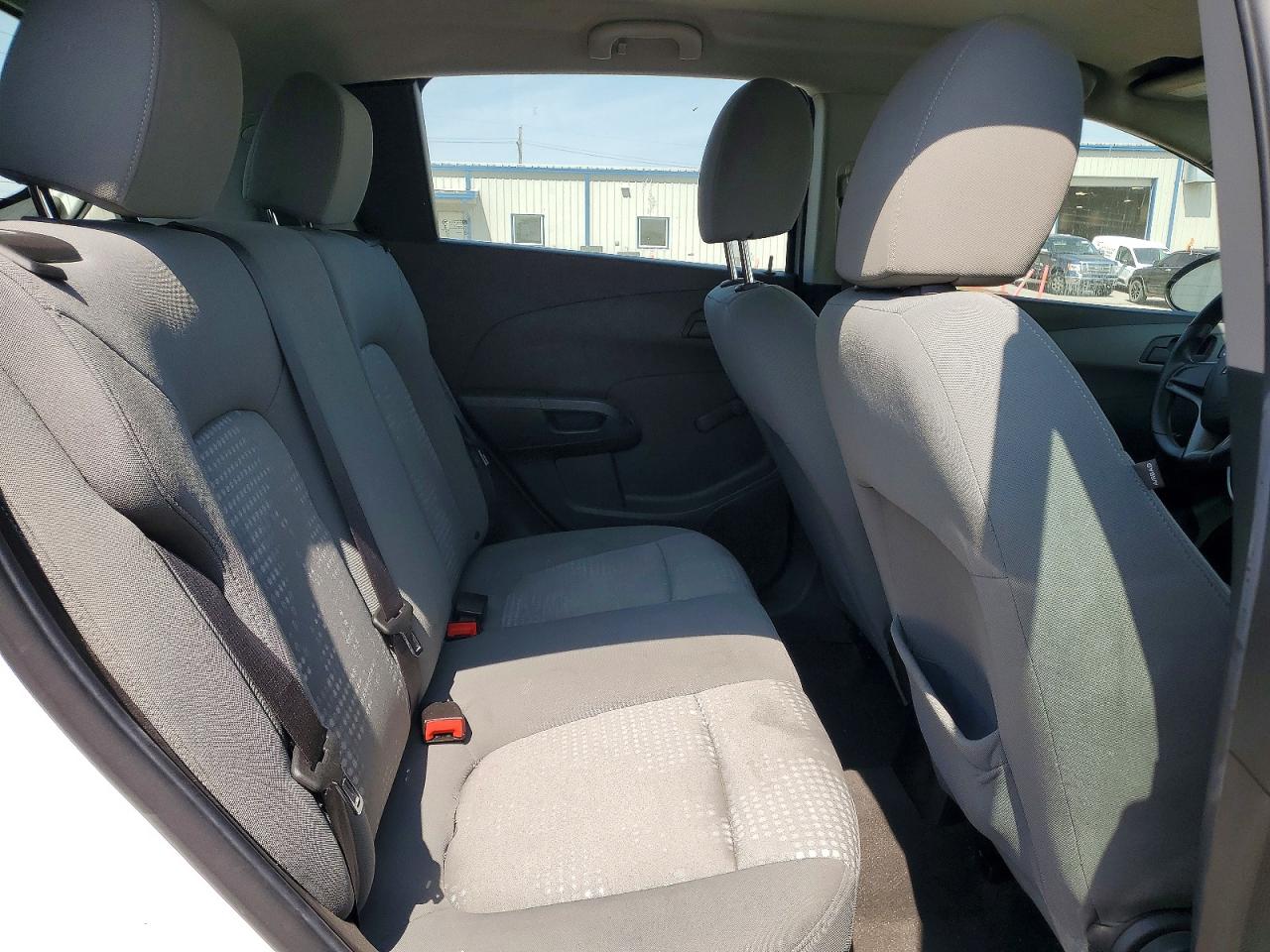 2015 Chevrolet Sonic Ls White vin: 1G1JA6SH8F4198005