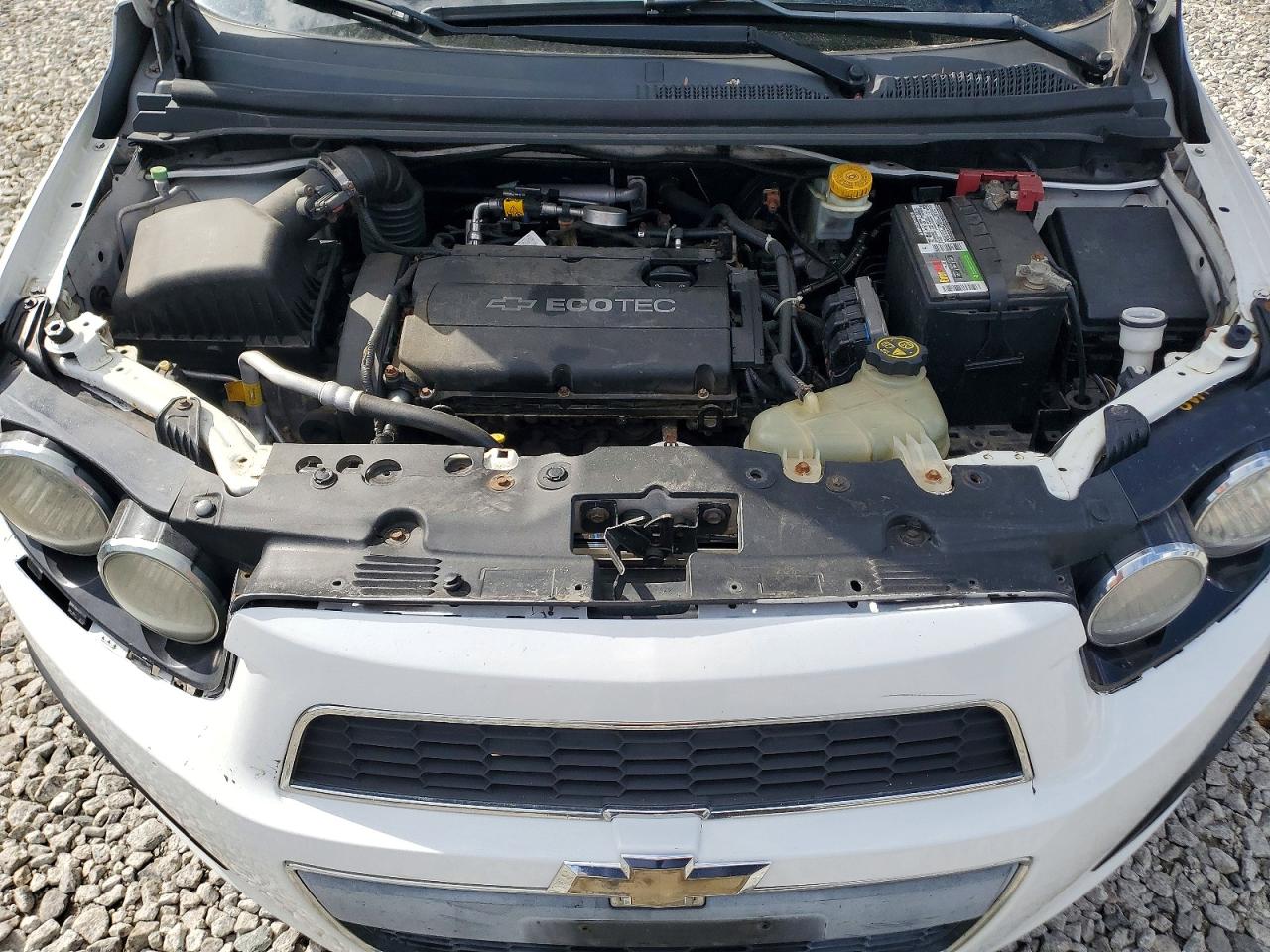 2014 Chevrolet Sonic Ls White vin: 1G1JA6SH9E4132917