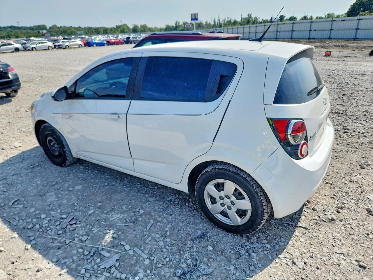 2014 Chevrolet Sonic Ls White vin: 1G1JA6SH9E4151807