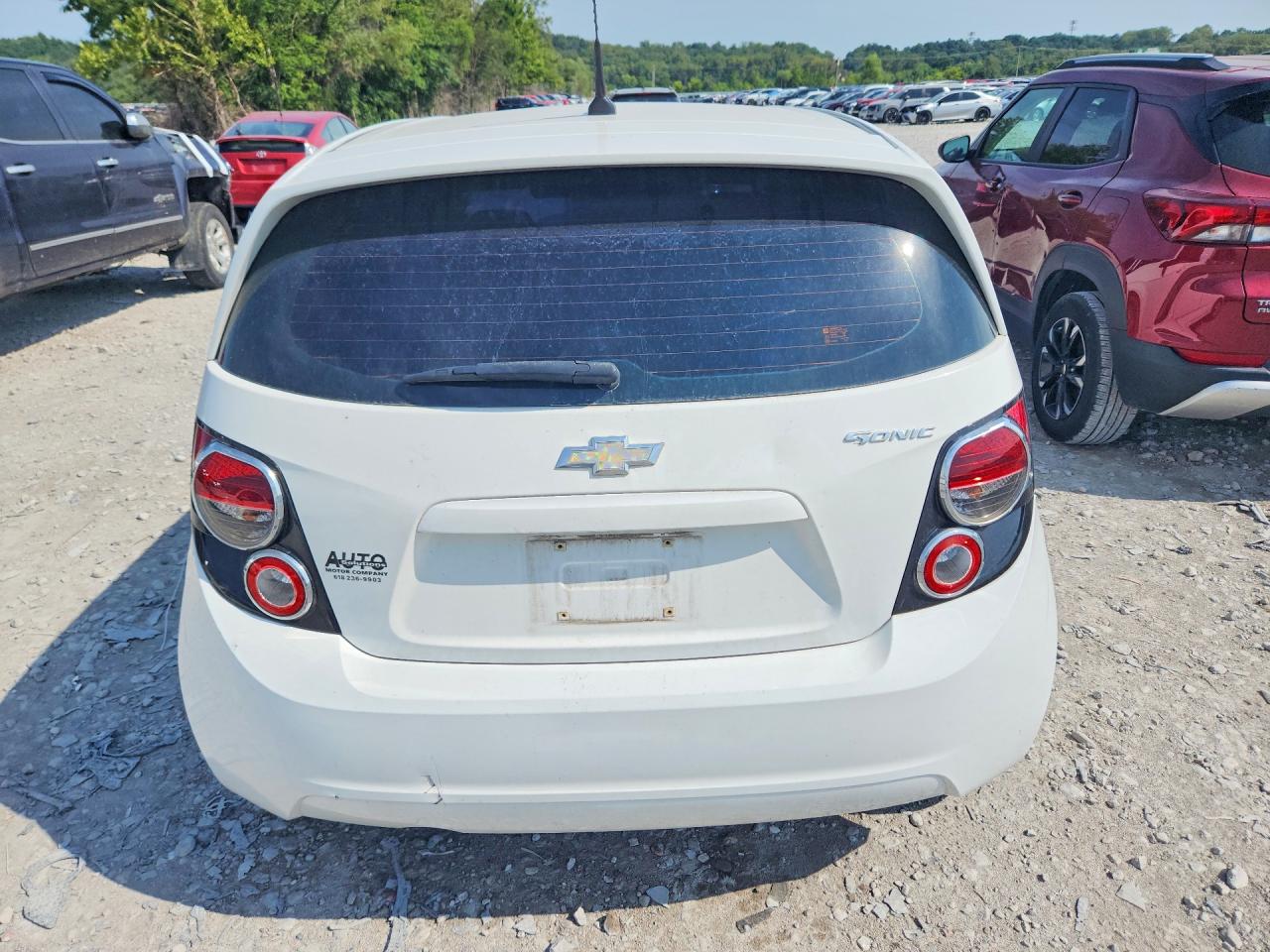 2014 Chevrolet Sonic Ls White vin: 1G1JA6SH9E4151807
