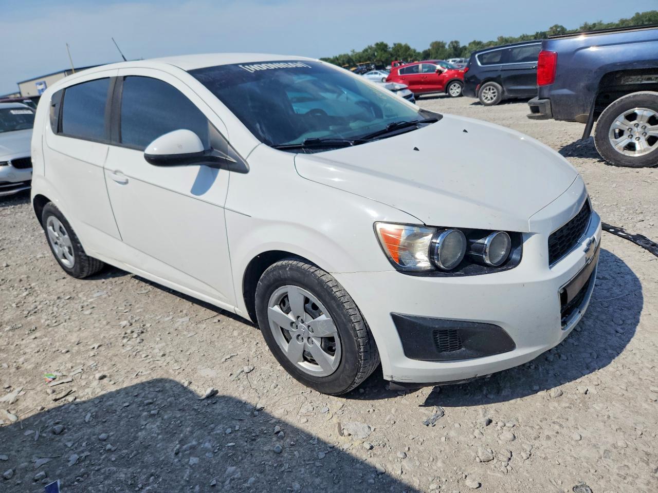 2014 Chevrolet Sonic Ls White vin: 1G1JA6SH9E4151807