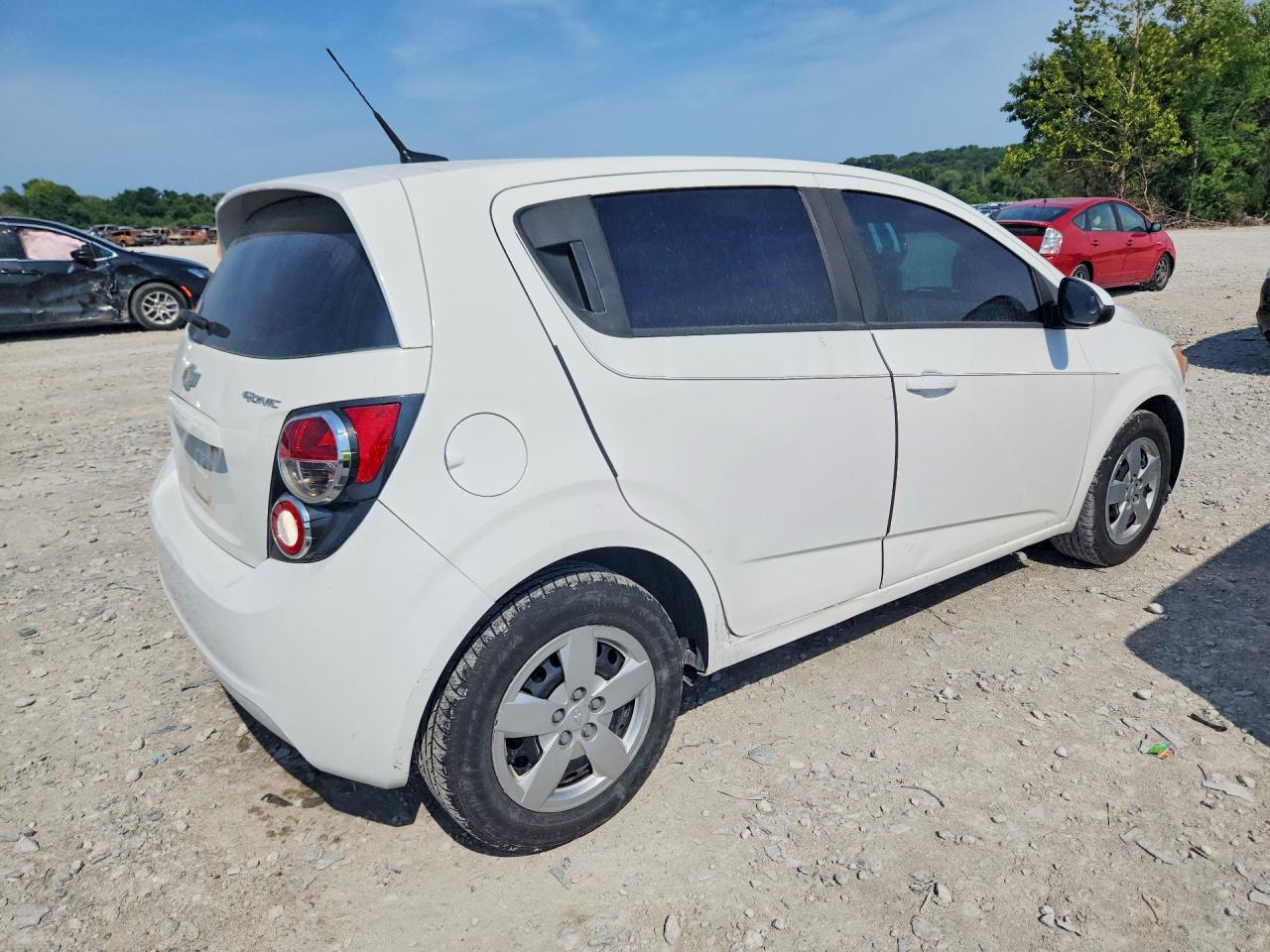 2014 Chevrolet Sonic Ls White vin: 1G1JA6SH9E4151807