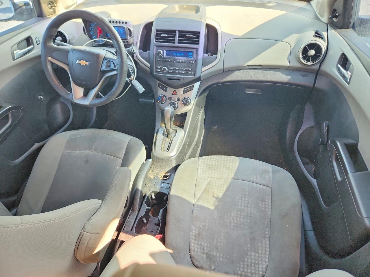 2014 Chevrolet Sonic Ls White vin: 1G1JA6SH9E4151807