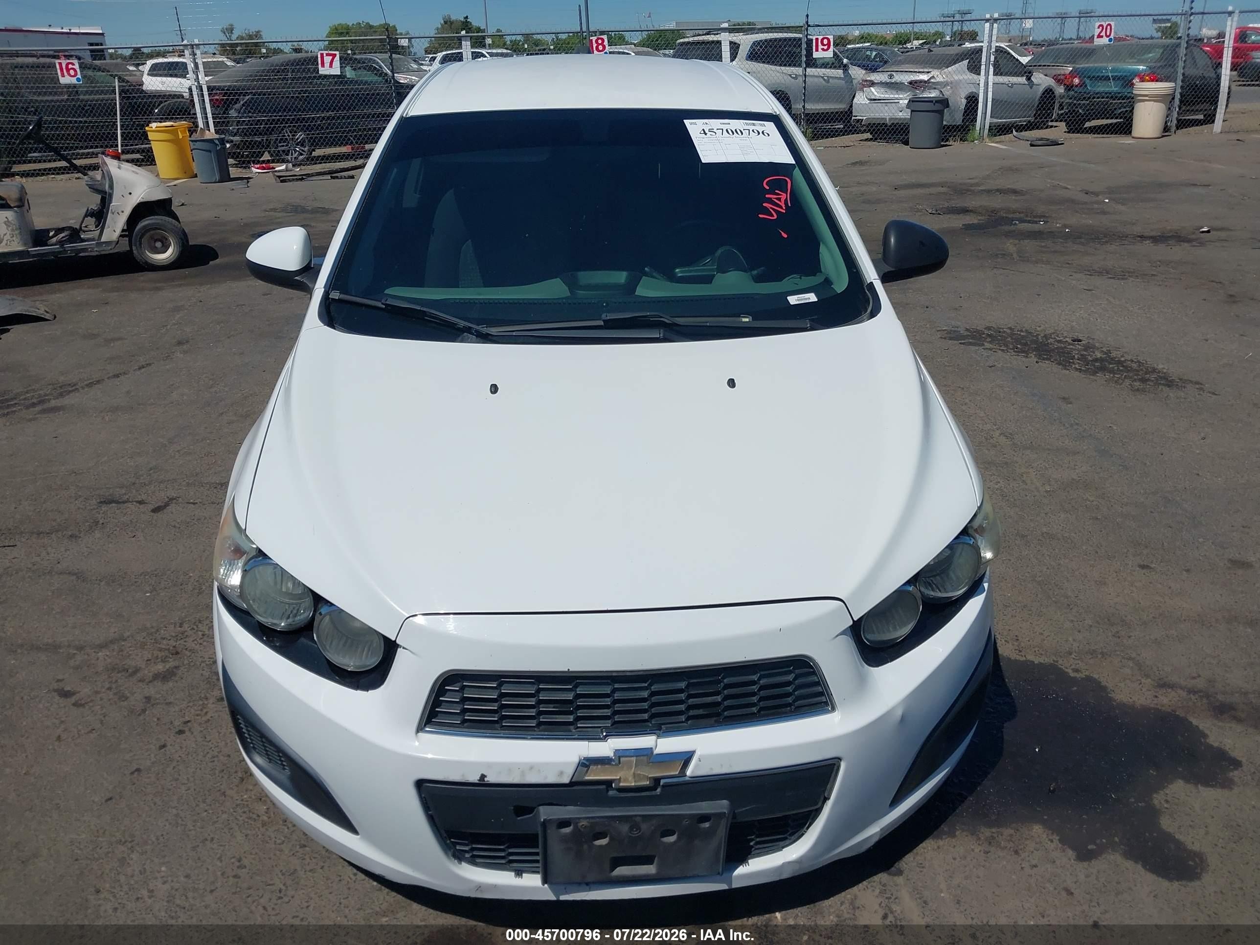 2015 Chevrolet Sonic Ls Auto Белый vin: 1G1JA6SHXF4159089