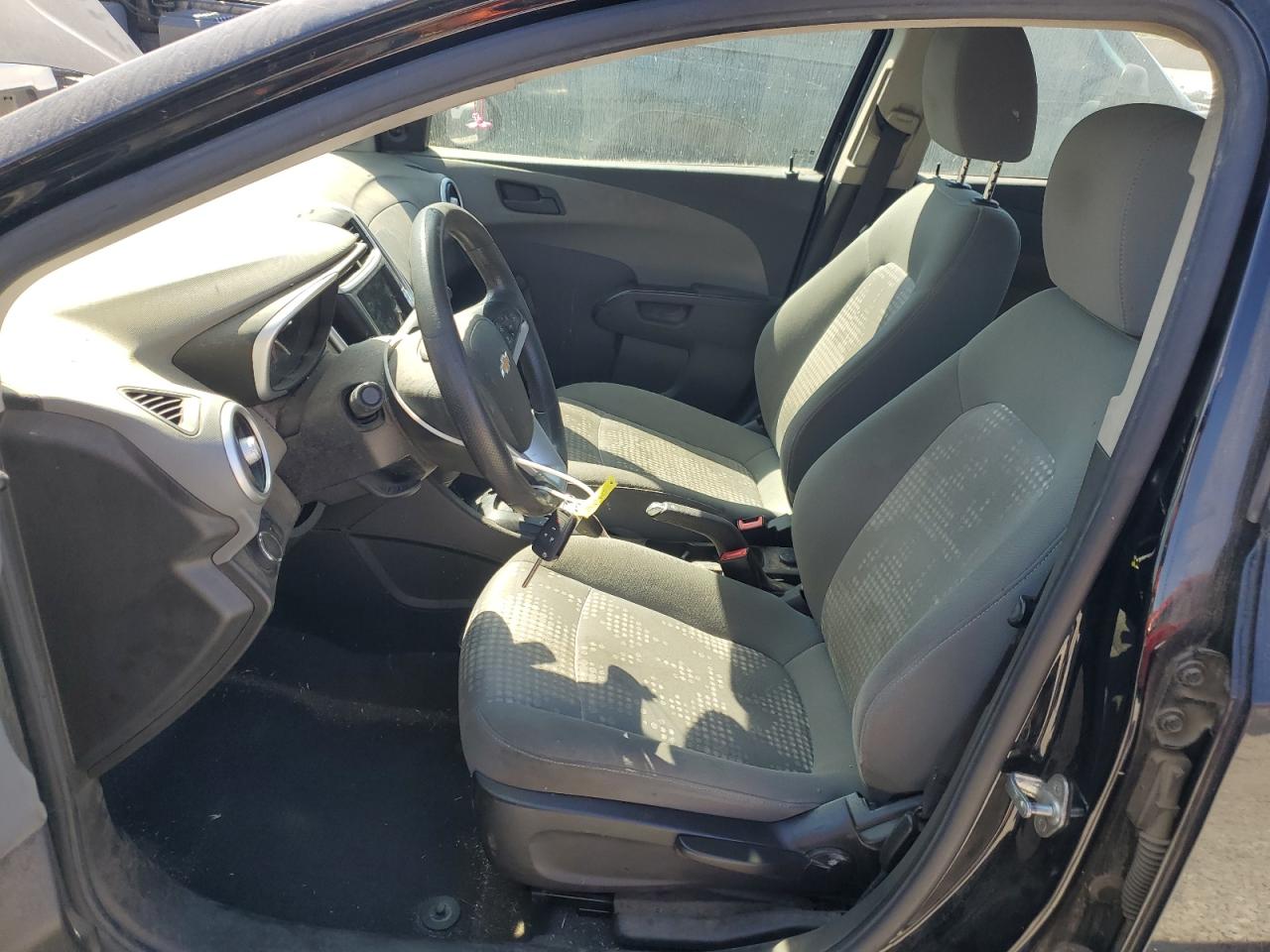 2018 Chevrolet Sonic Ls Черный vin: 1G1JB5SG8J4100842