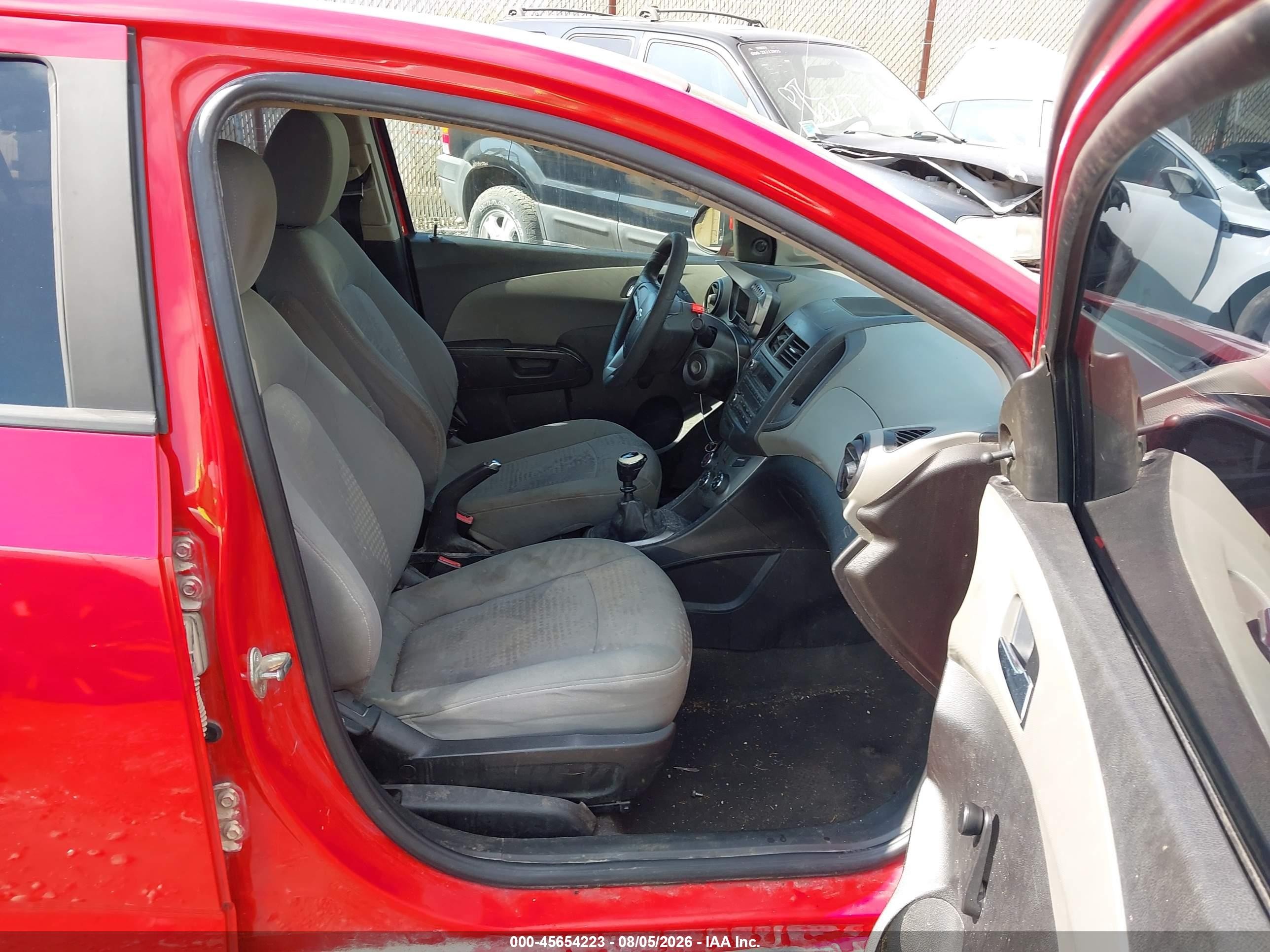 2013 Chevrolet Sonic Ls Manual Красный vin: 1G1JB5SH4D4237628