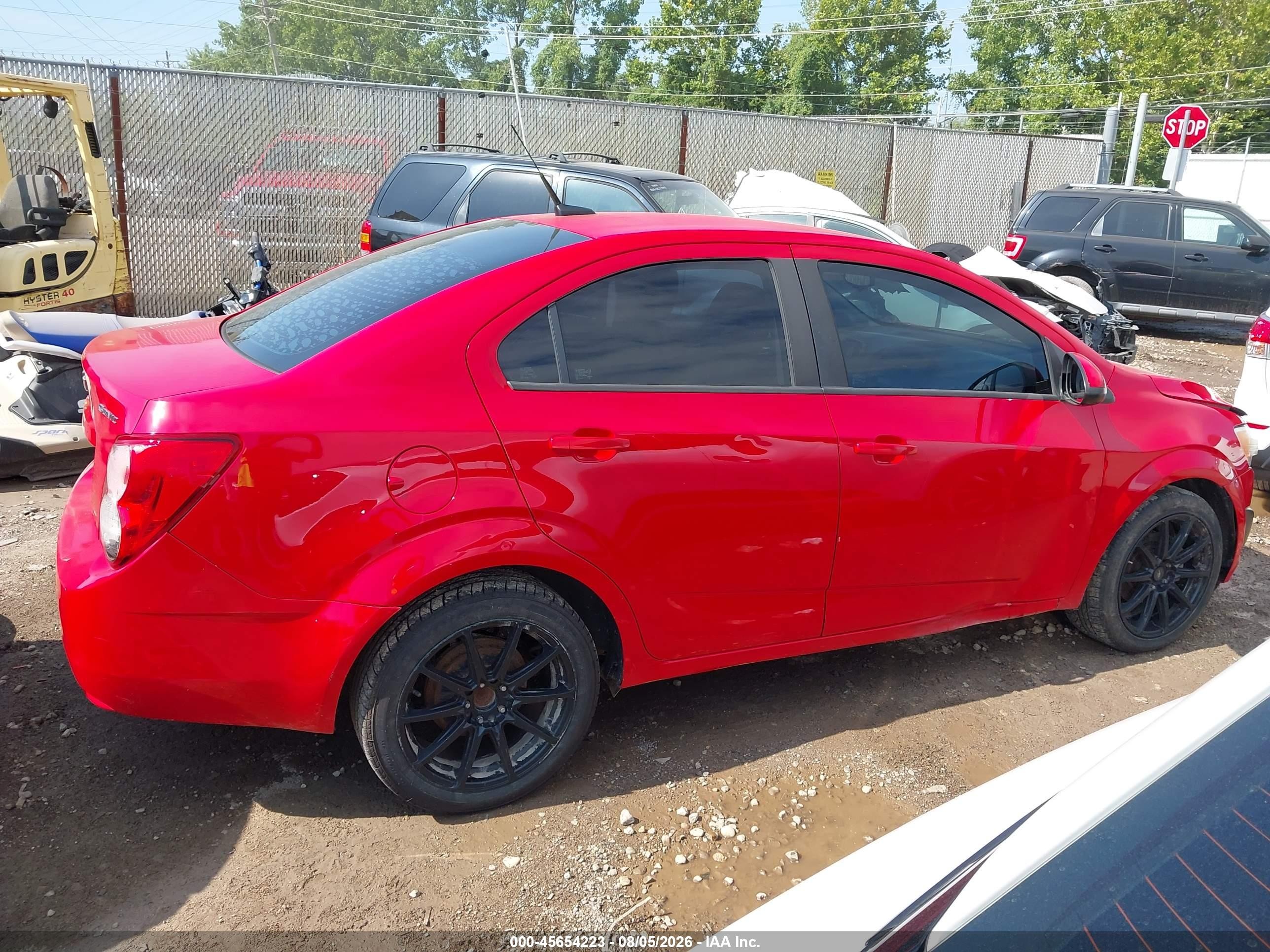 2013 Chevrolet Sonic Ls Manual Красный vin: 1G1JB5SH4D4237628