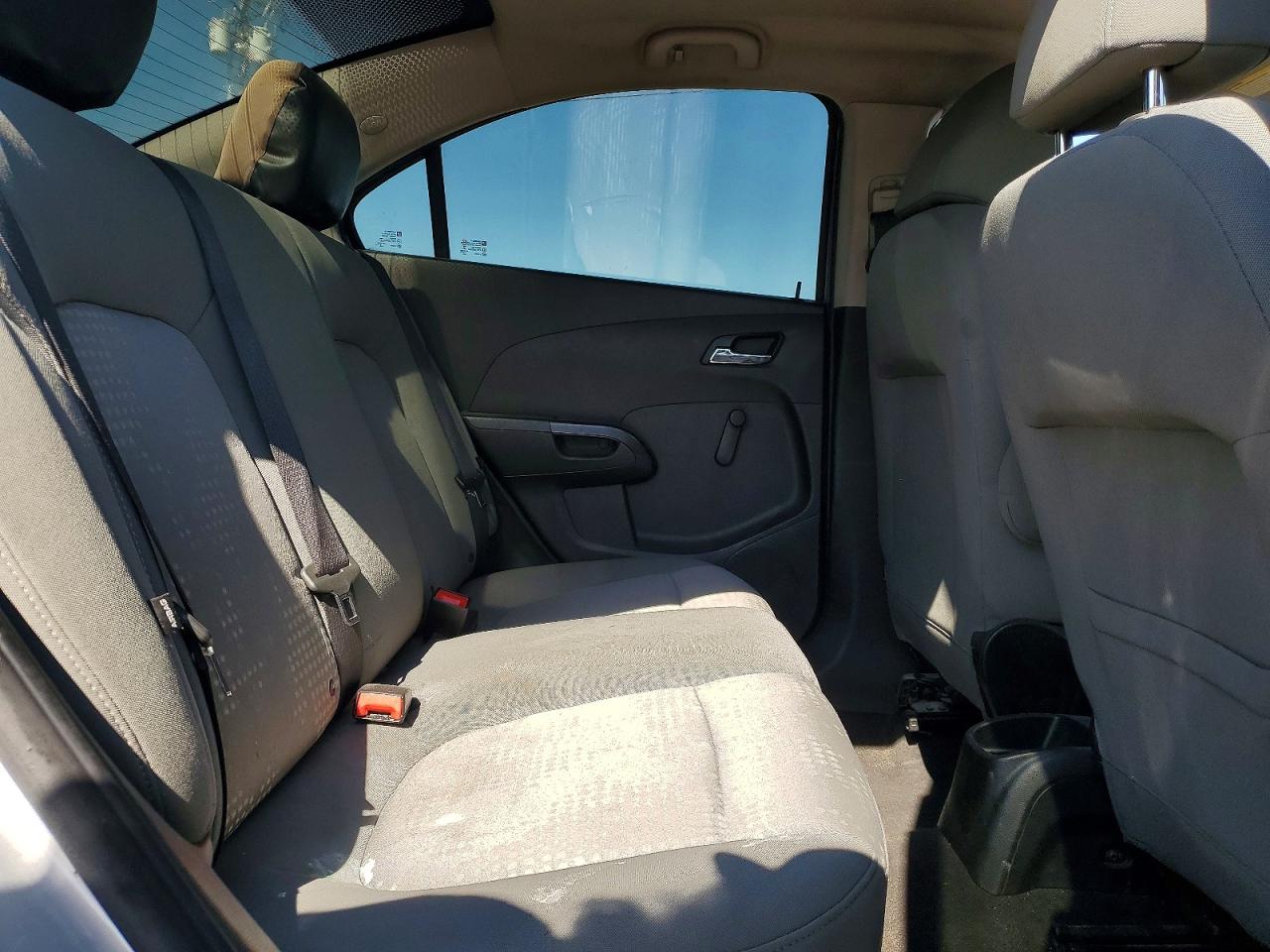 2014 Chevrolet Sonic Ls Silver vin: 1G1JB5SH5E4127947