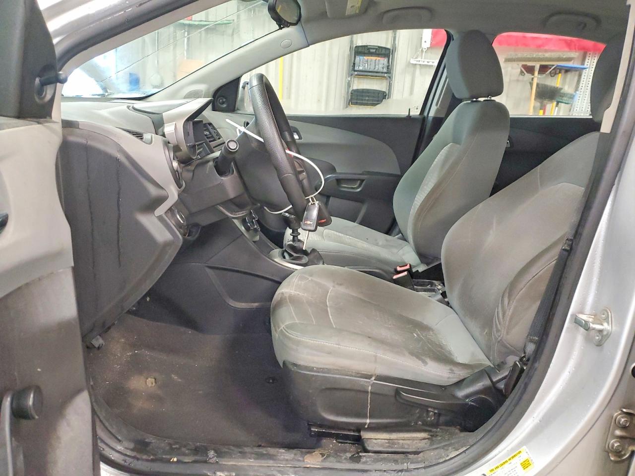 2012 Chevrolet Sonic Ls Серебряный vin: 1G1JB5SH7C4130278
