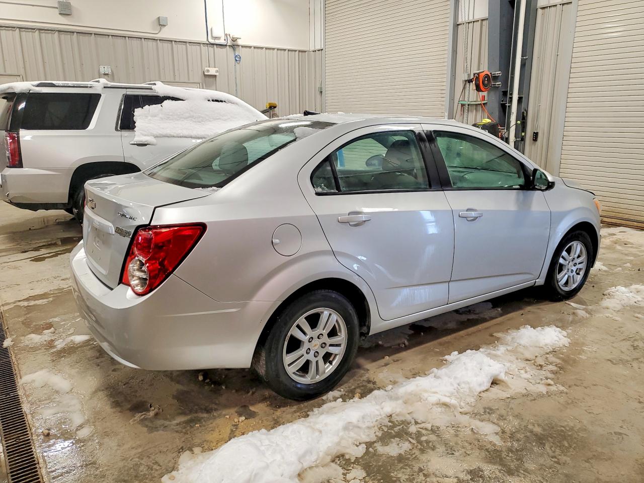 2012 Chevrolet Sonic Ls Серебряный vin: 1G1JB5SH7C4130278