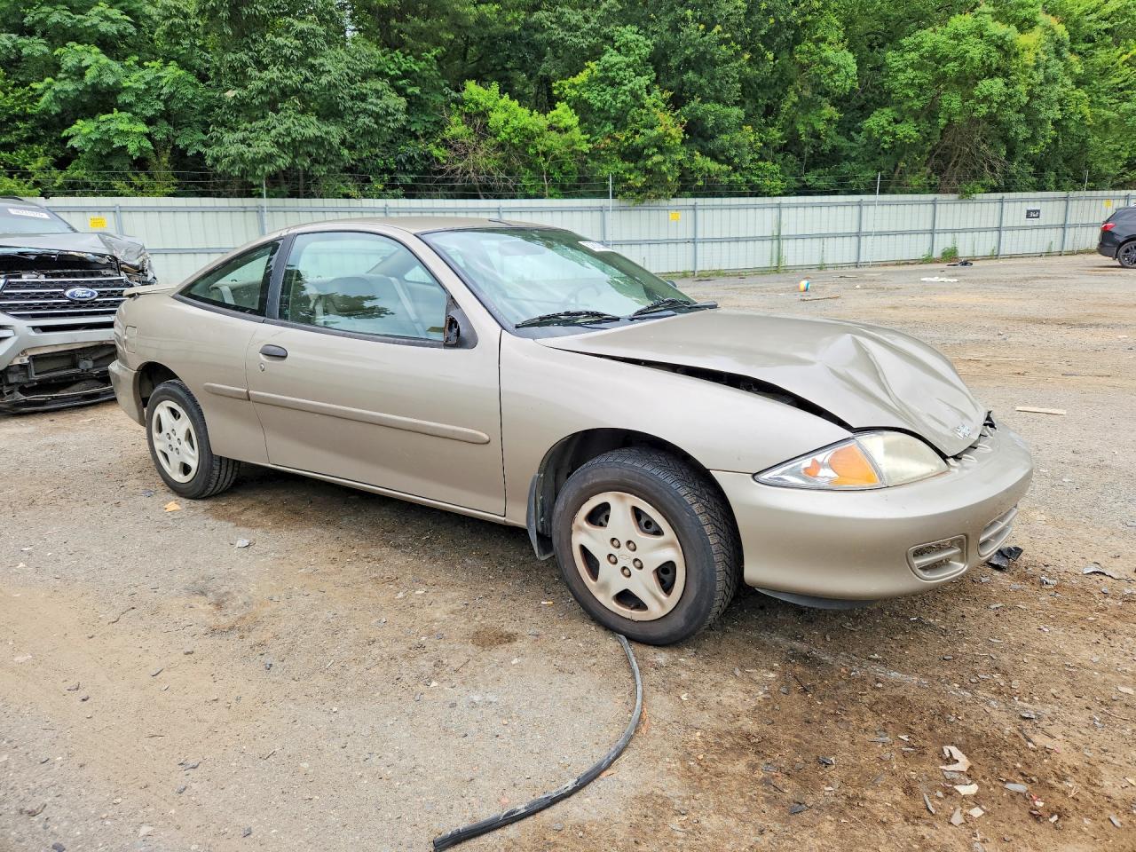 2000 Chevrolet Cavalier Золотой vin: 1G1JC1240Y7297753